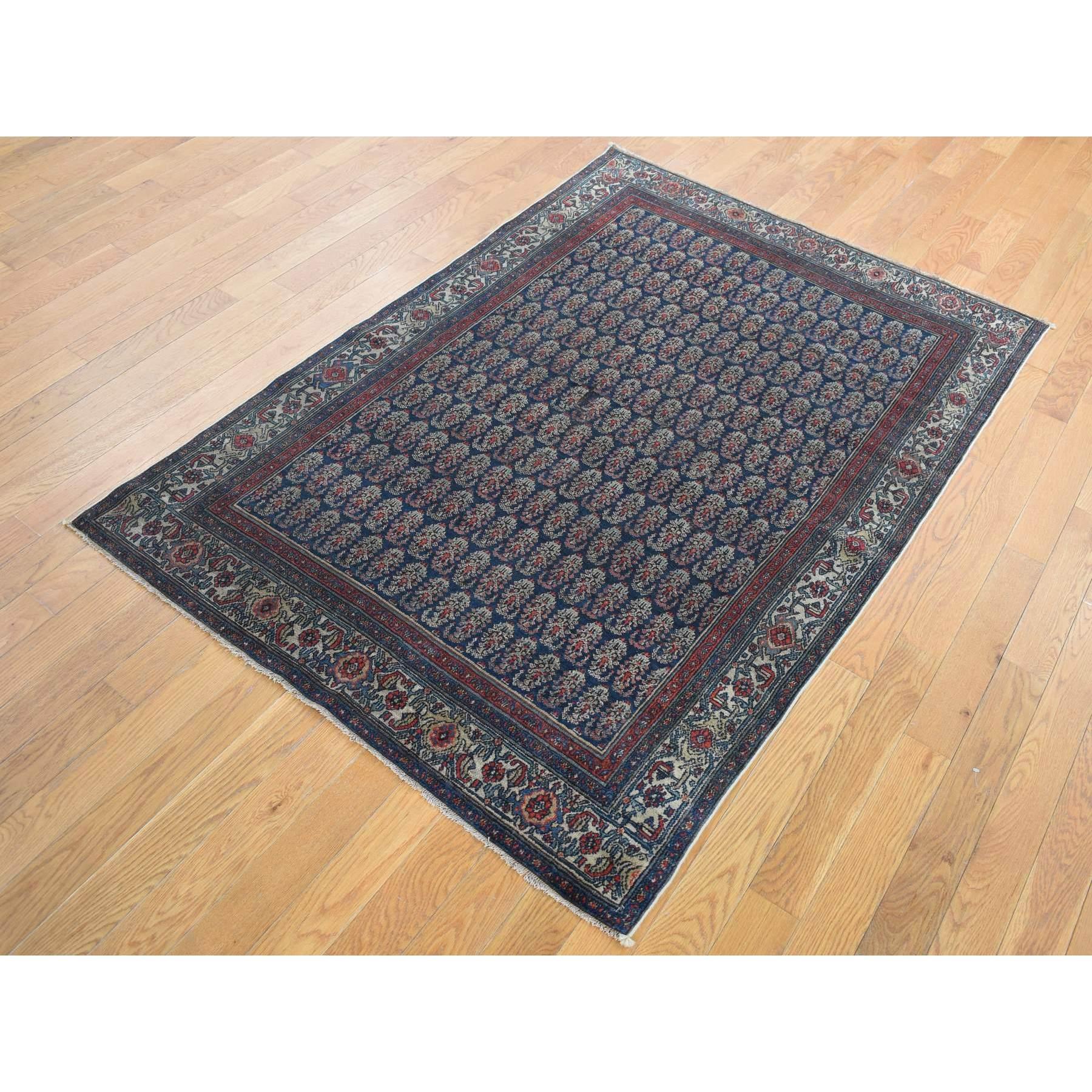 Médiéval Tapis persan ancien Senneh bleu à motifs intégraux noués à la main et nettoyés à la main en vente