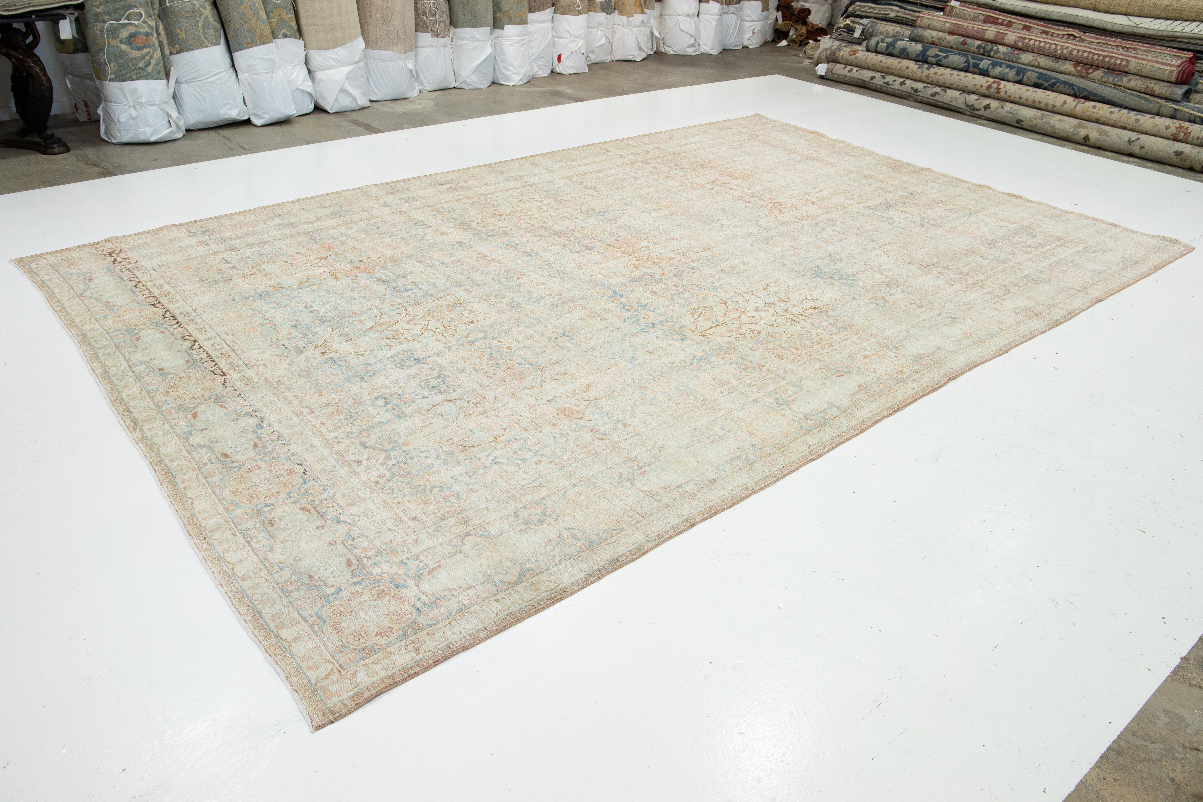 Perse Tapis persan ancien de Tabriz en laine bleue avec motif sur toute la surface des années 1900 en vente