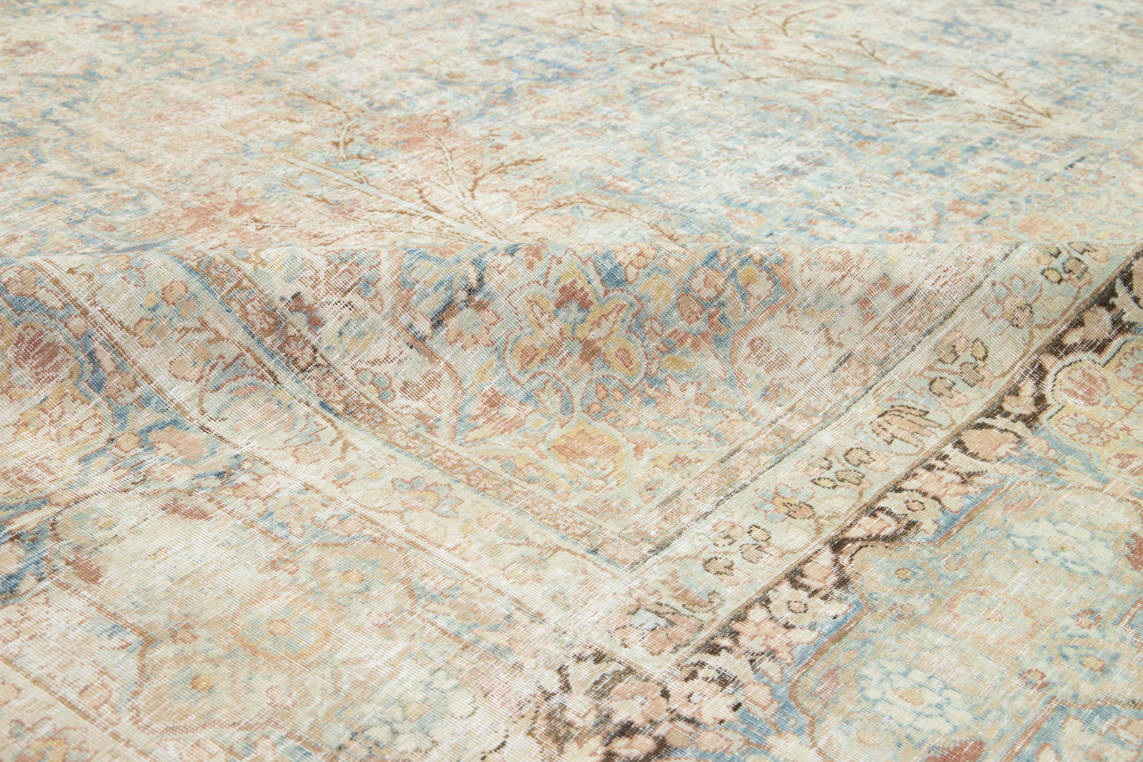 Début du 20ème siècle Tapis persan ancien de Tabriz en laine bleue avec motif sur toute la surface des années 1900 en vente