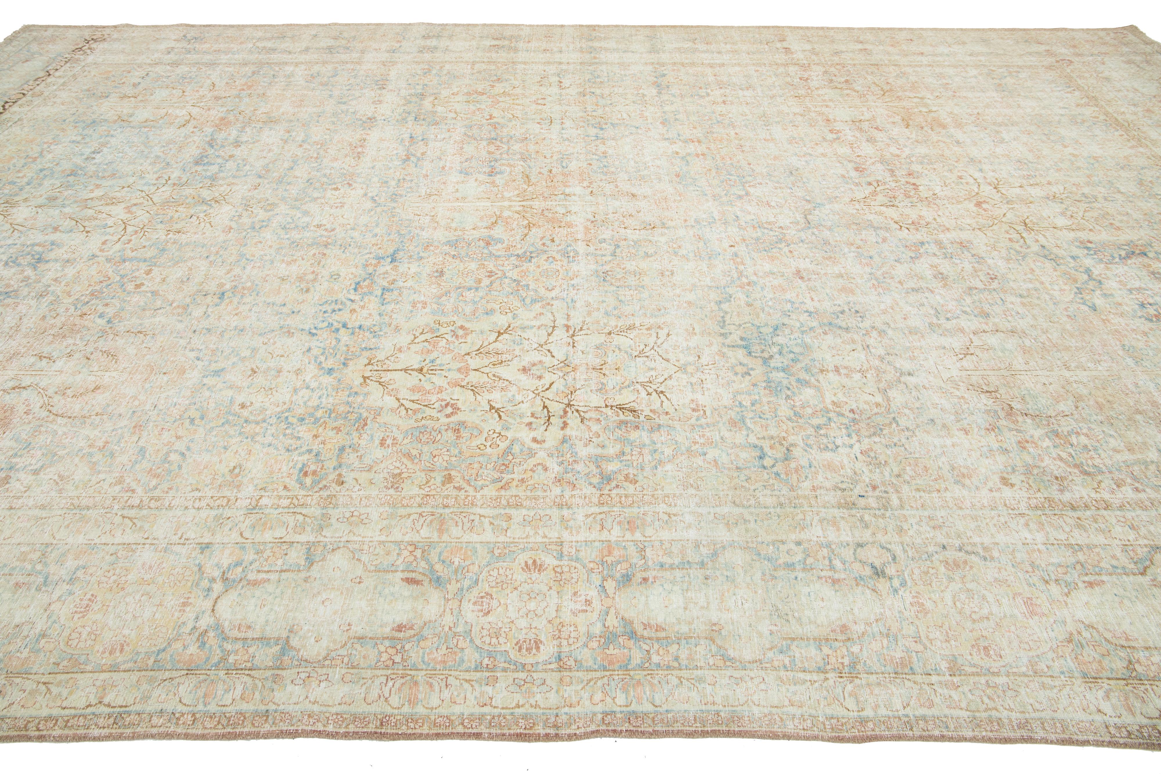 Laine Tapis persan ancien de Tabriz en laine bleue avec motif sur toute la surface des années 1900 en vente