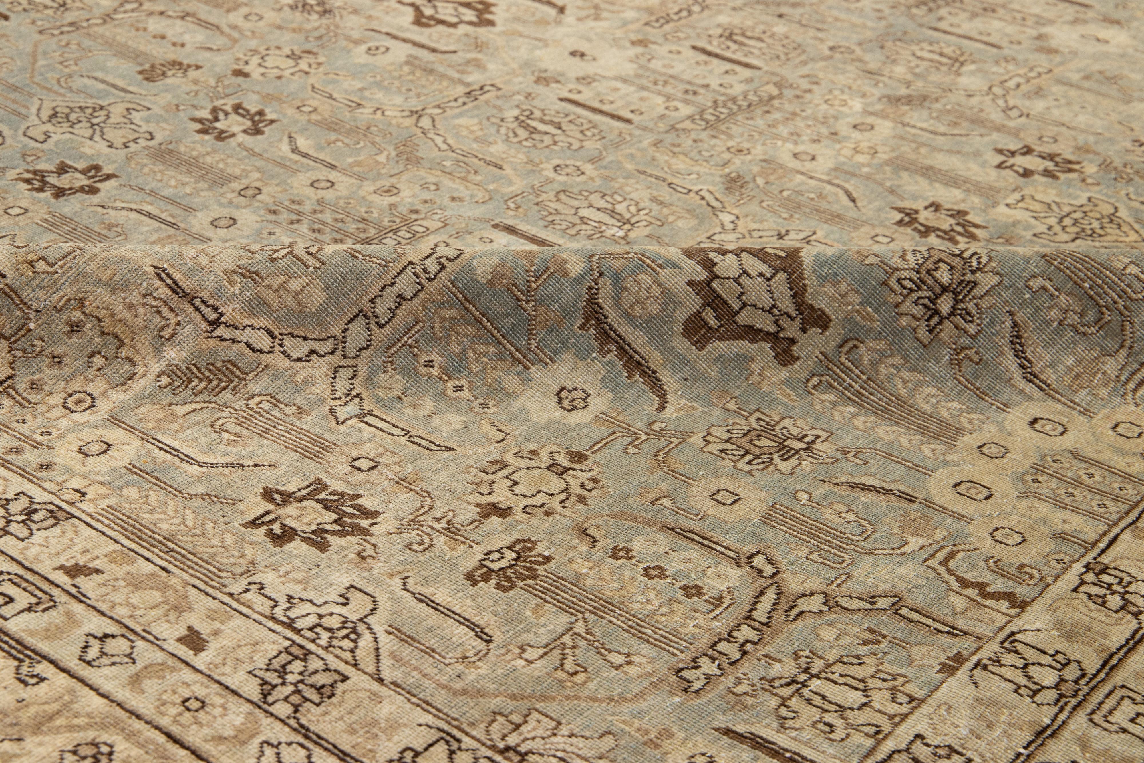 Laine Tapis ancien en laine bleue Tabriz persan des années 1900 avec motif Allover en vente