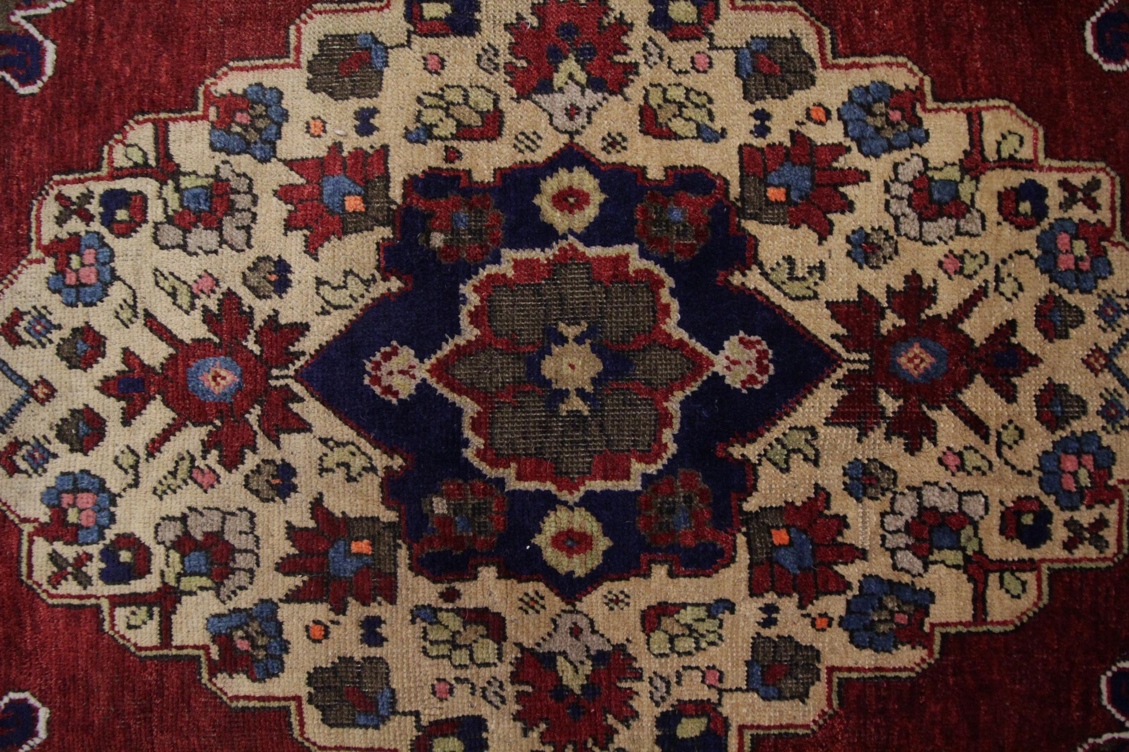 Blue Antique Rug Turkish Living Room Rug, Floral Design Red Wool Carpet for Sale In Excellent Condition For Sale In Hampshire, GB