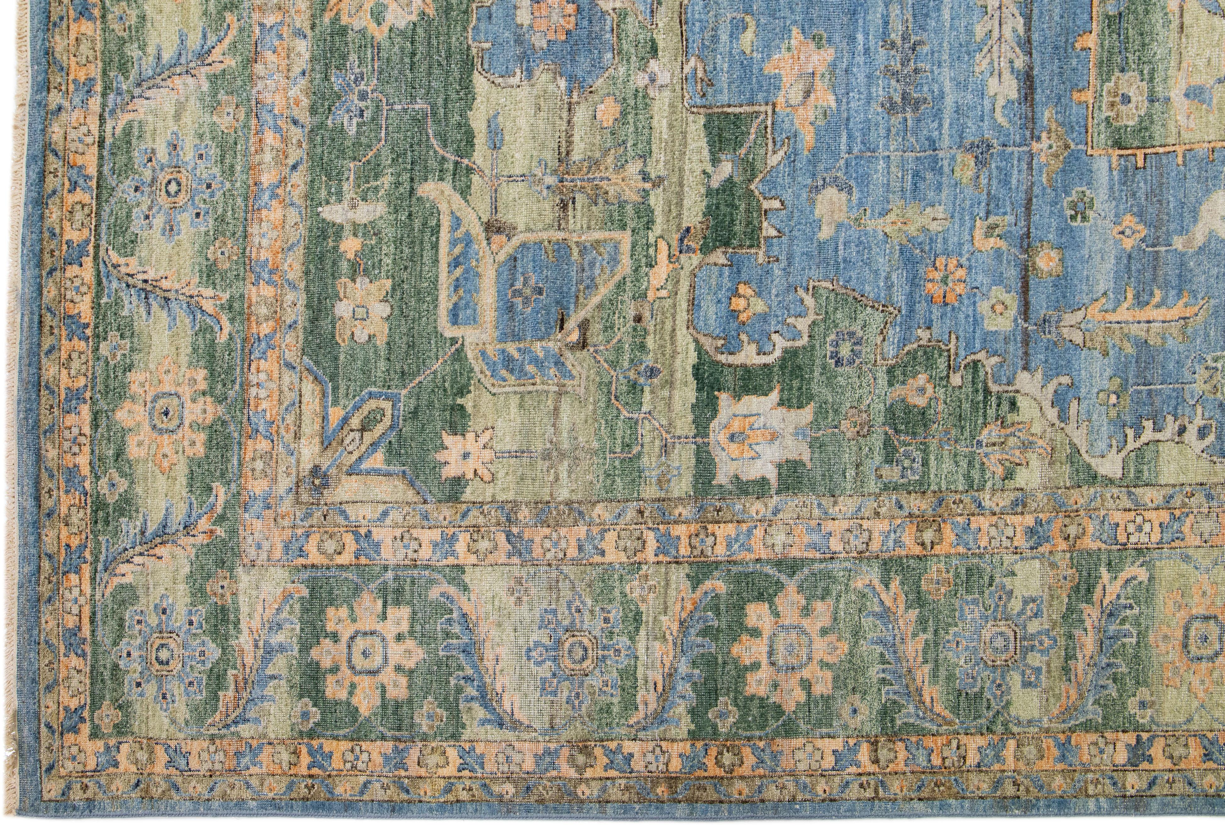 Blauer Apadana-Wollteppich im persischen Täbris-Stil mit Medaillon-Motiv (Handgeknüpft) im Angebot