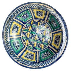 Marokkanische Schale in Blau, Aqua und Gelb, Anfang 20.