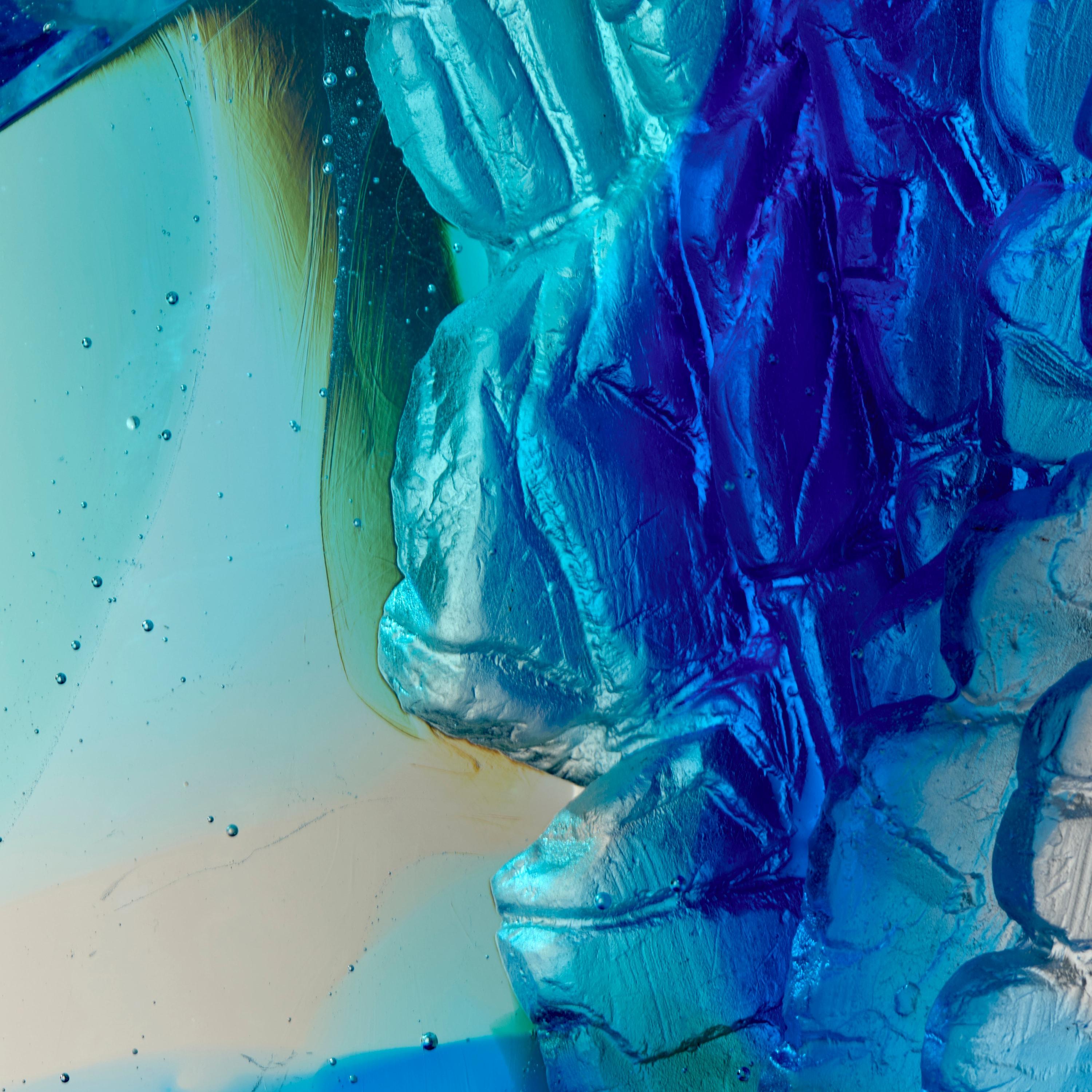 Calco Blue, Aqua & Greene Cliff, una scultura in vetro fuso di Crispian Heath in vendita