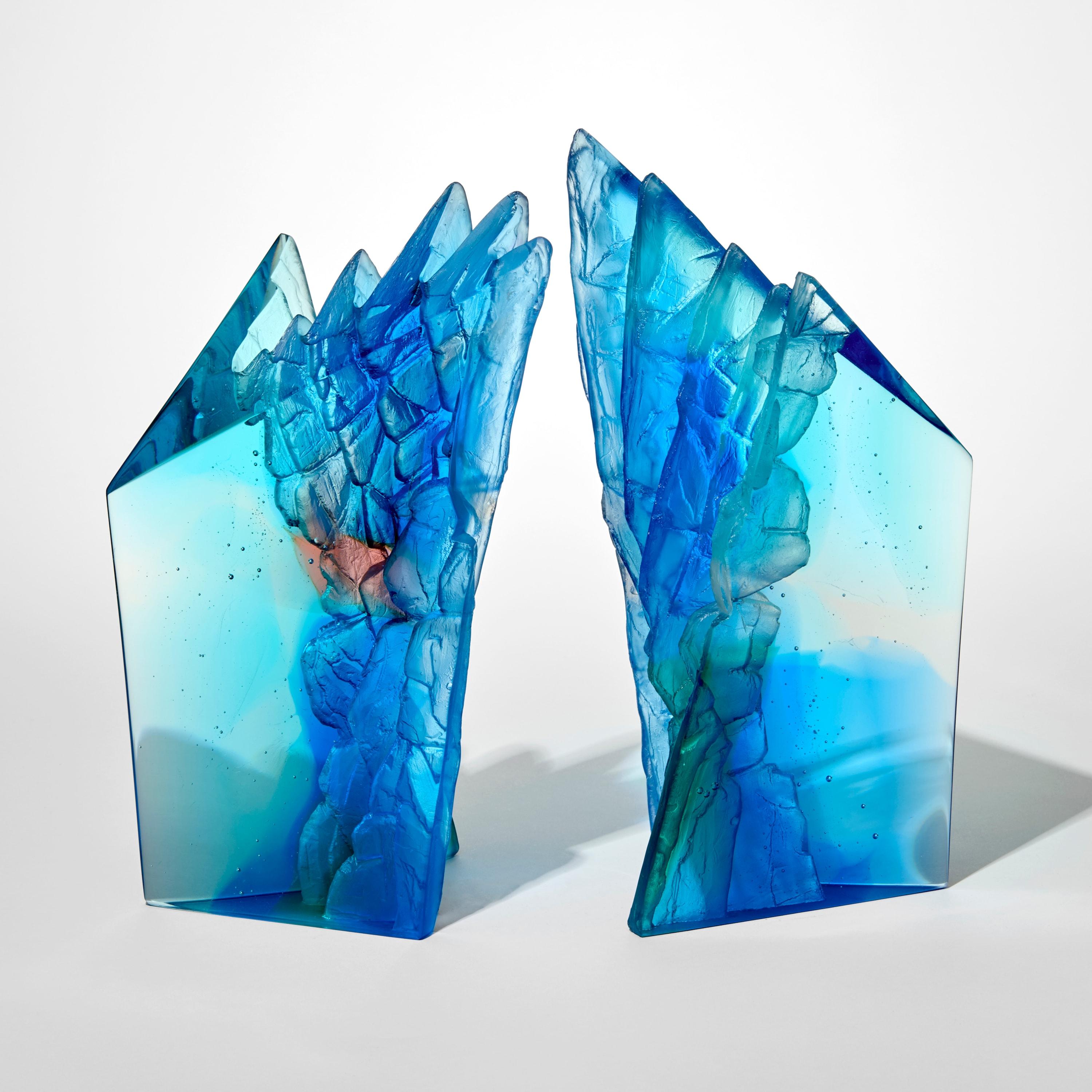 XXI secolo e contemporaneo Blue, Aqua & Greene Cliff, una scultura in vetro fuso di Crispian Heath in vendita