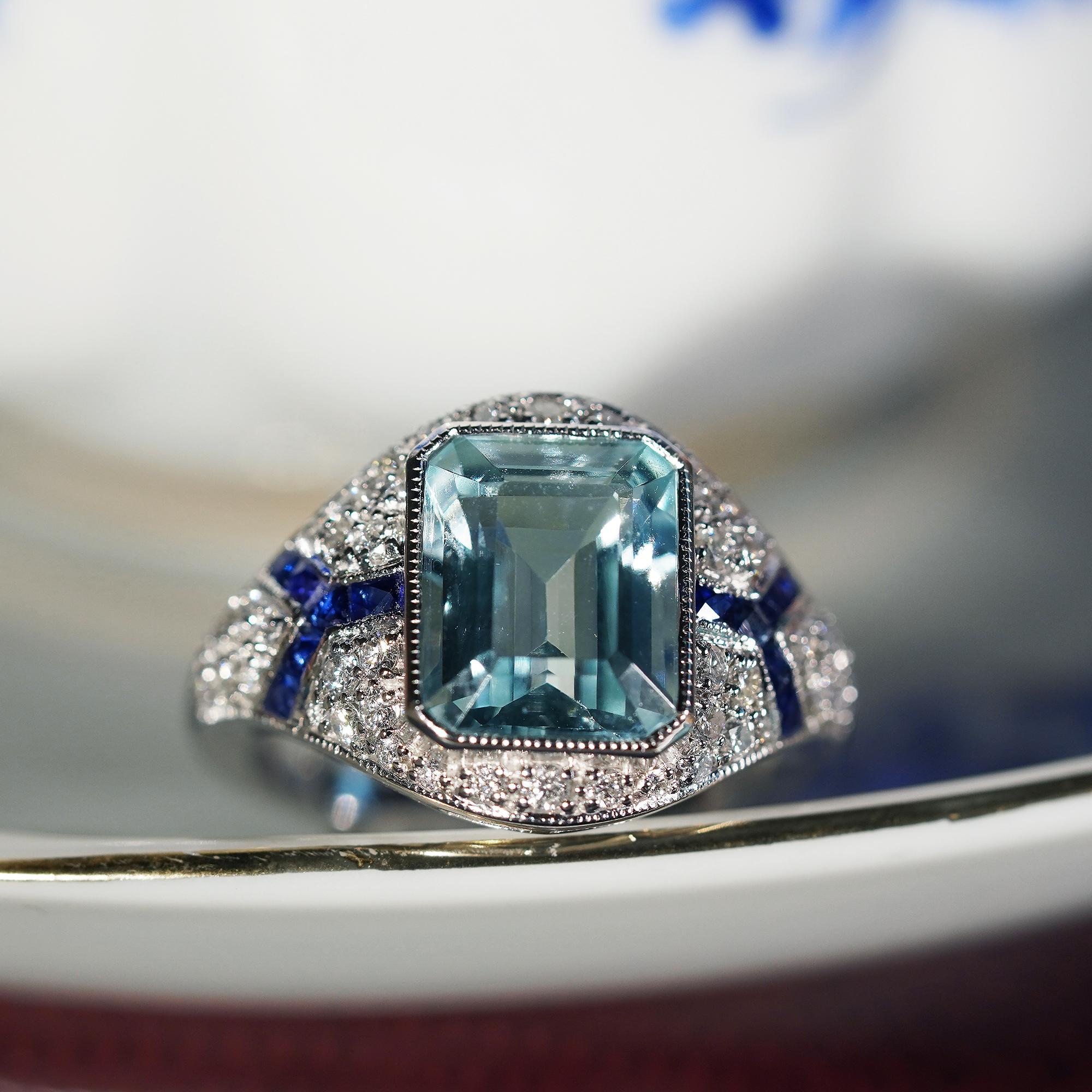 Blauer Aquamarin Blauer Saphir Diamant Art Deco Stil Verlobungsring Weißgold für Damen oder Herren im Angebot