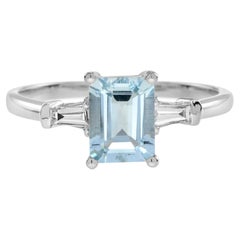 Aigue-marine bleue et diamant Baguette Solitaire en or blanc 14K Bague de fiançailles