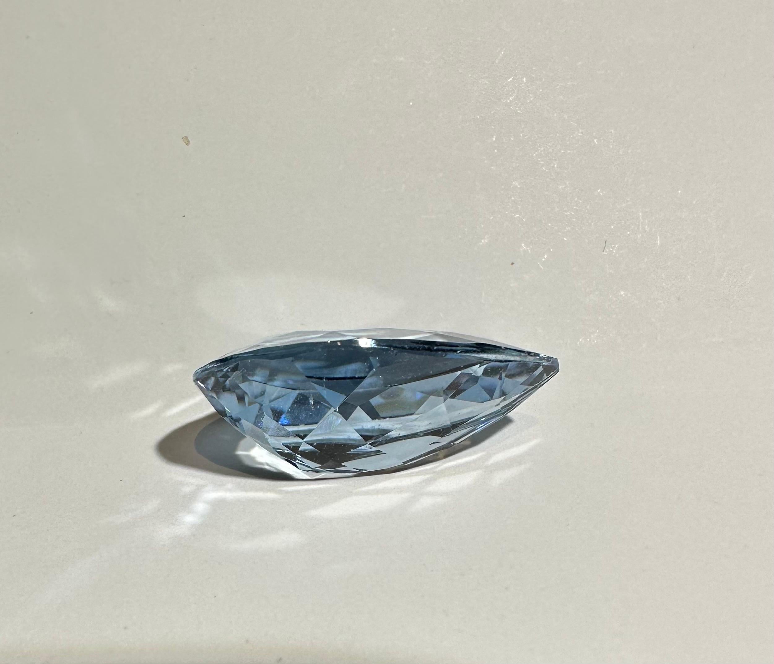 Women's or Men's Blue Aquamarine Loose stone For Sale