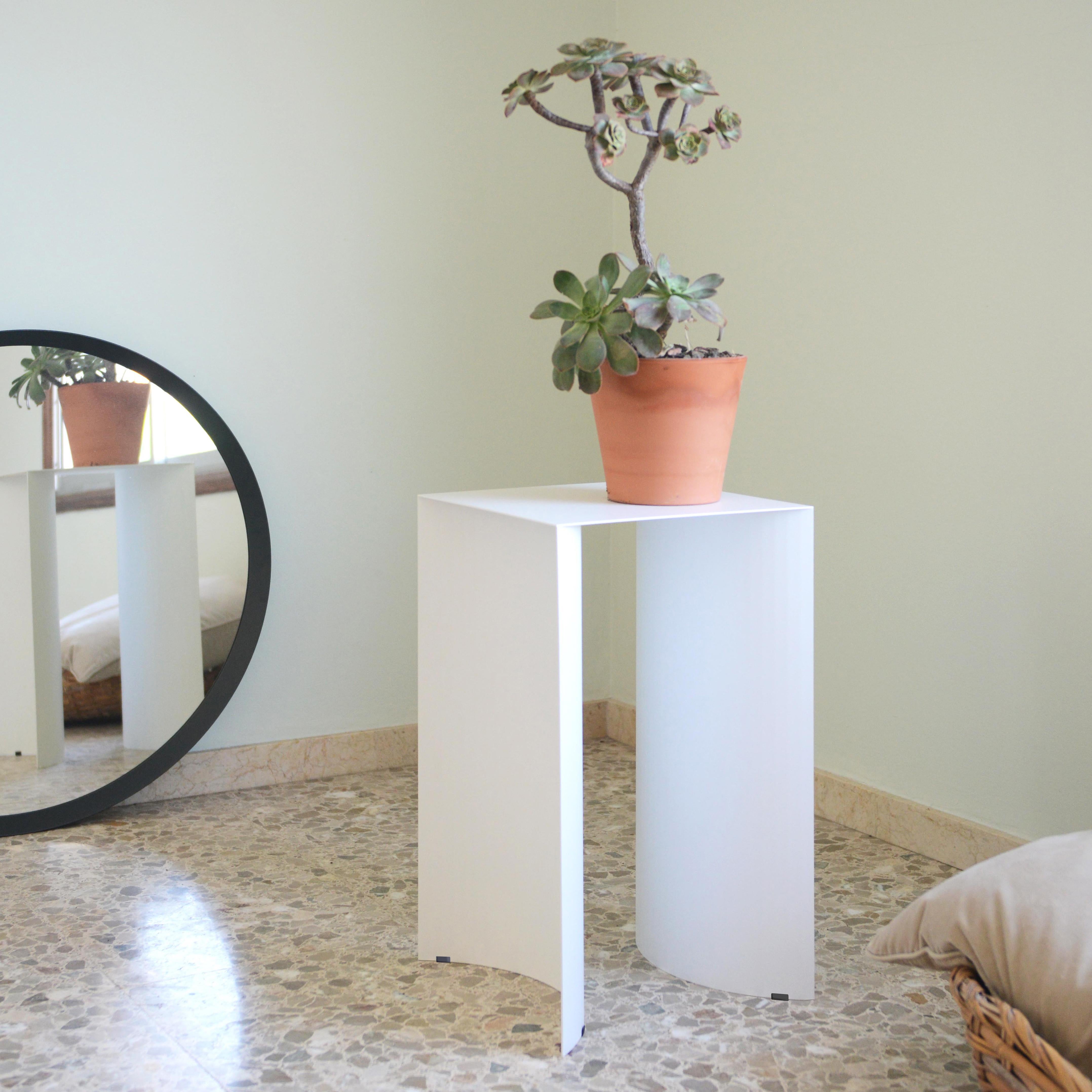 Blue Arc Table by OK Design/One Neuf - En vente à Geneve, CH