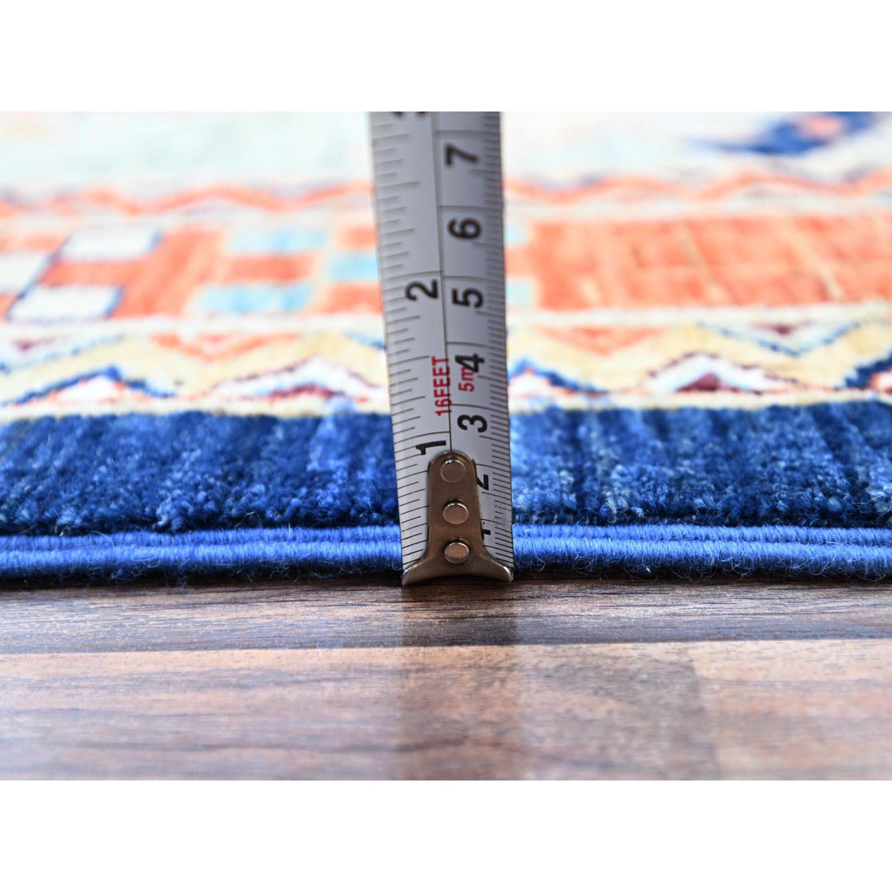 Alfombra azul de lana pura anudada a mano de diseño caucásico inspirado en Armenia 200 KPSI en venta 3