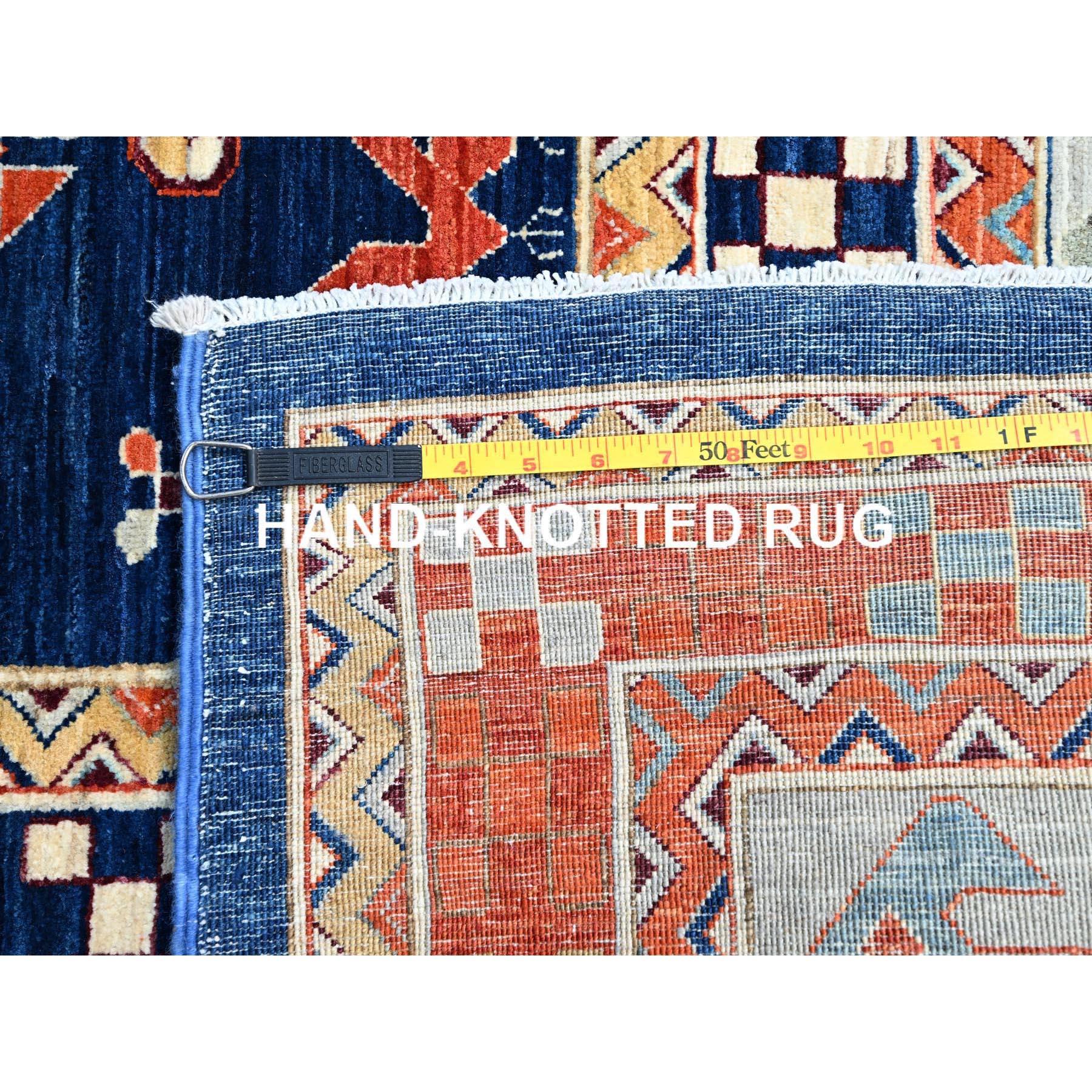 Alfombra azul de lana pura anudada a mano de diseño caucásico inspirado en Armenia 200 KPSI en venta 4