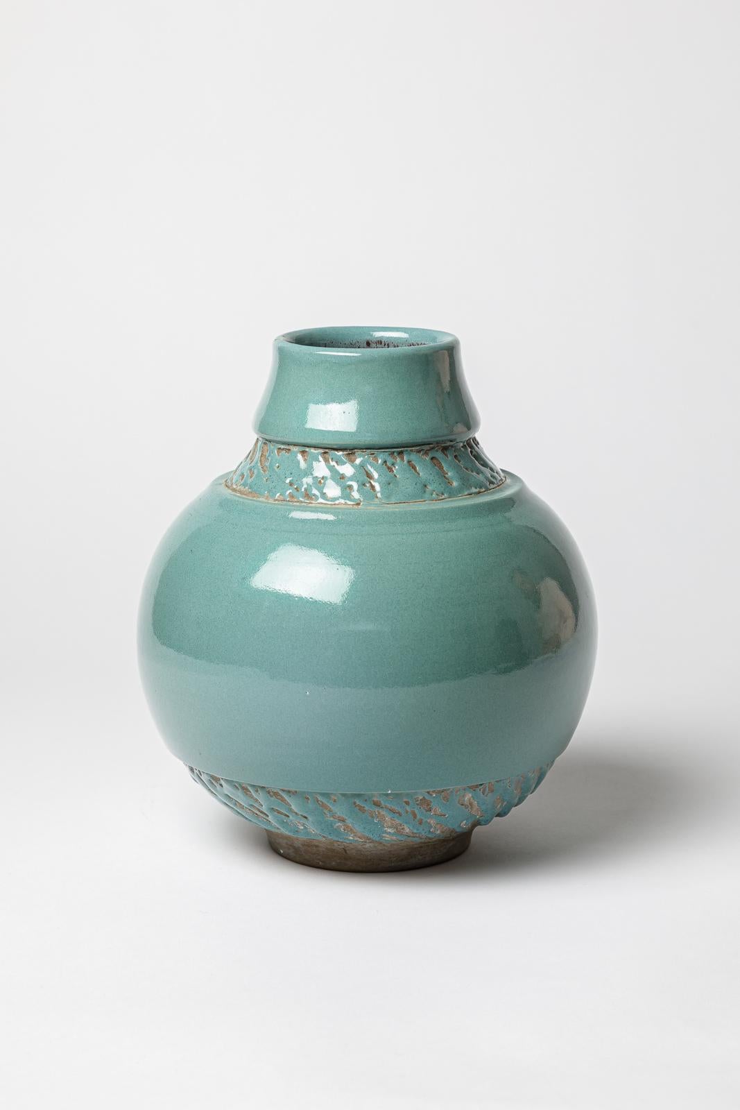Français Vase art déco du 20ème siècle attribué à Pol Chambost 23 cm en vente