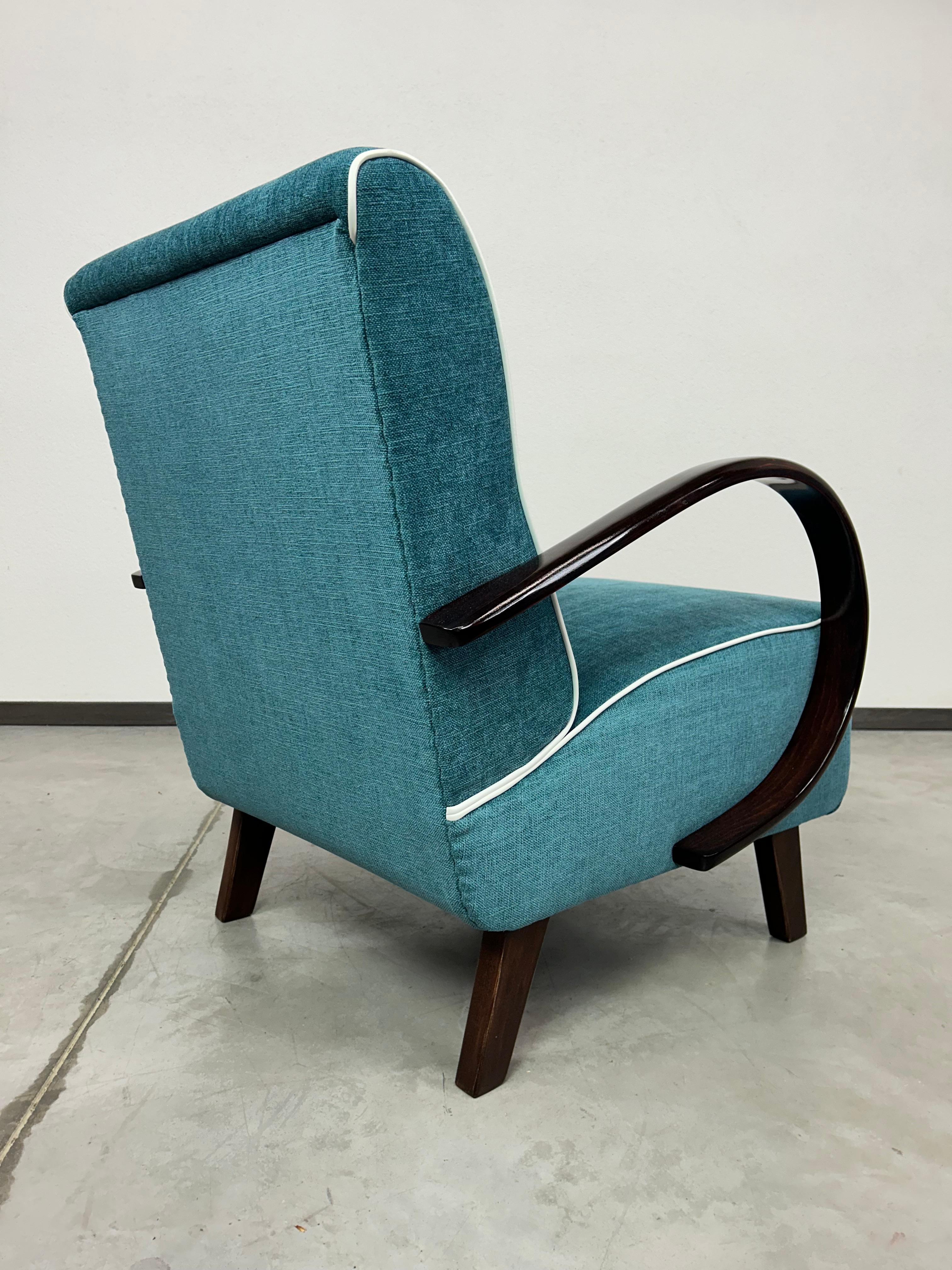 Blue art deco armchairs by Jindřich Halabala For Sale 4