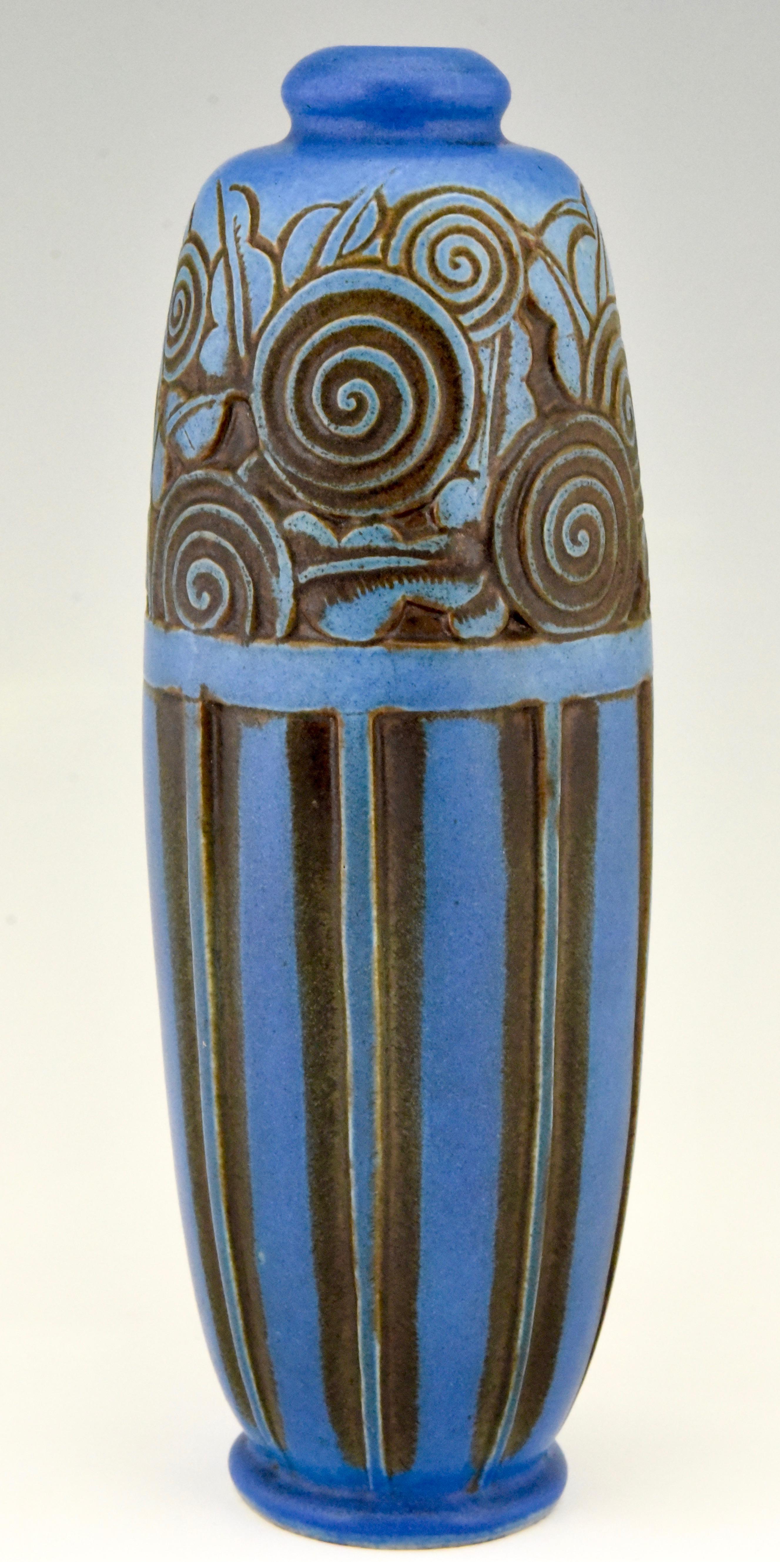 Blue Art Deco vase in Grès Ceramic with incised decor signed by
MOUGIN NANCY & Gaston VENTRILLON or VENTRILLON LE JEUNE (1897-1982 )He studied at the Ecole the BEAUX ARTS in Nancy et exposed at The Salon des independents in the