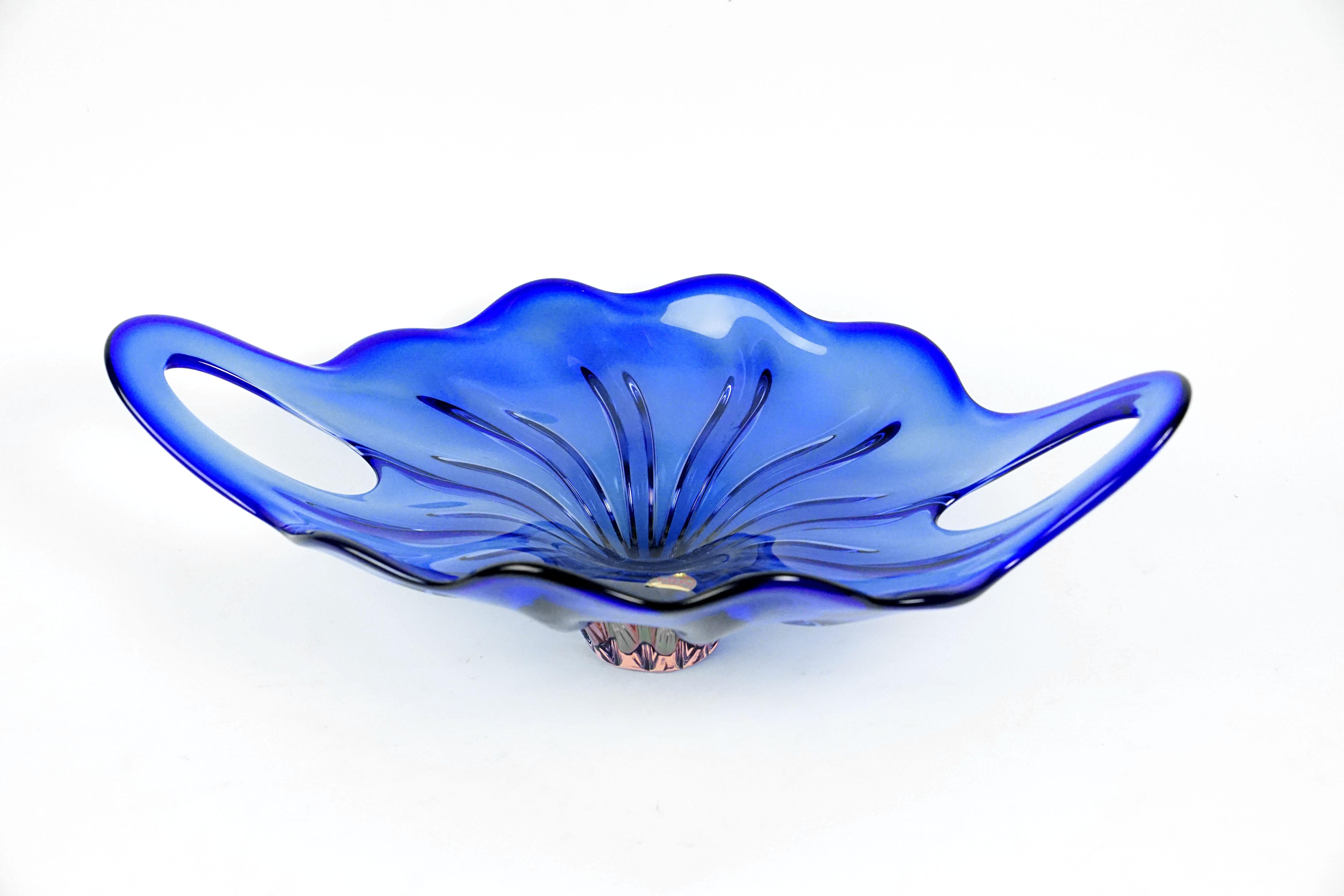 Czech Blue Art Glass Bowl by Josef Hospodka for Chribska Glassmakers, 1960s For Sale