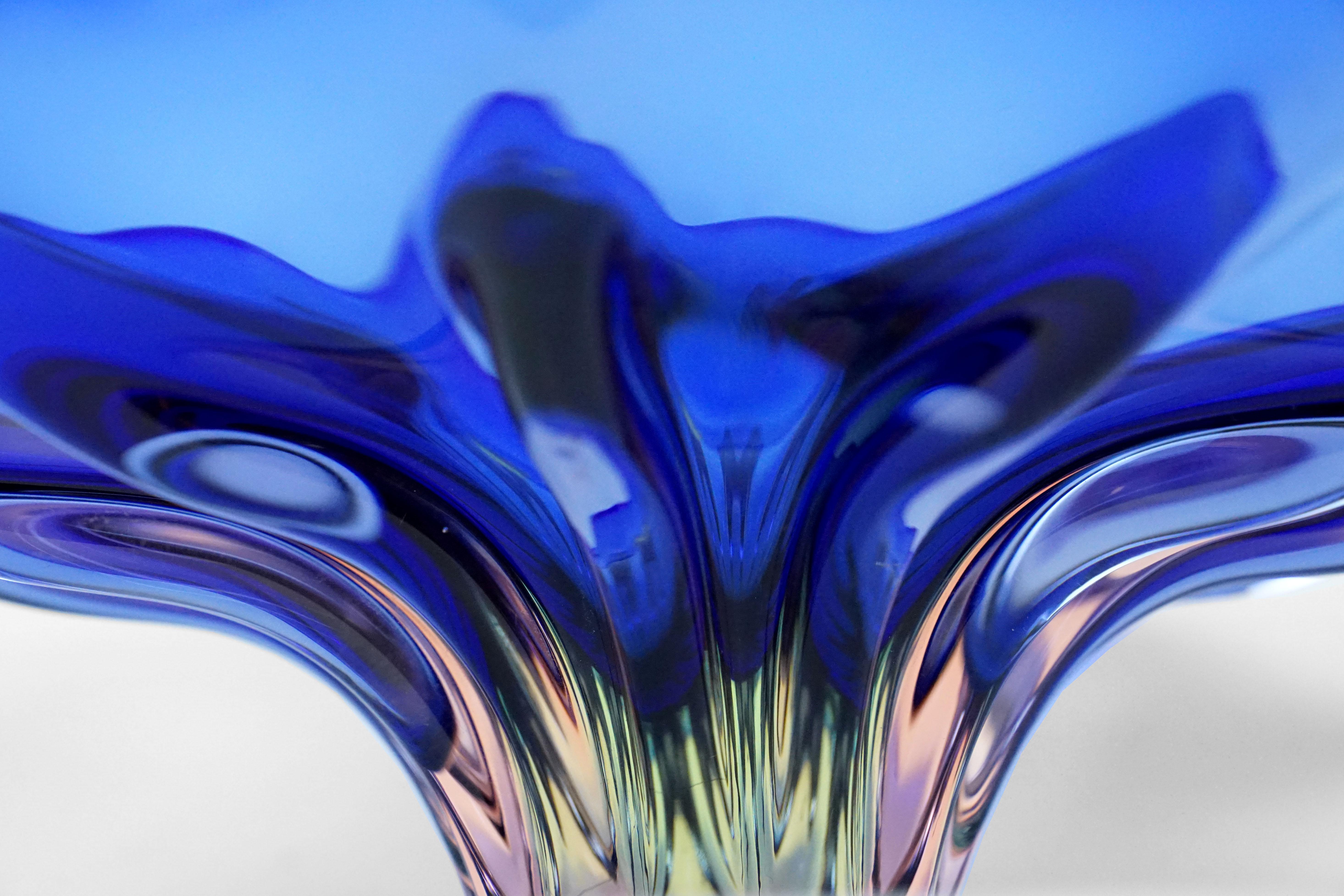 Blue Art Glass Bowl by Josef Hospodka for Chribska Glassmakers, 1960s For Sale 1