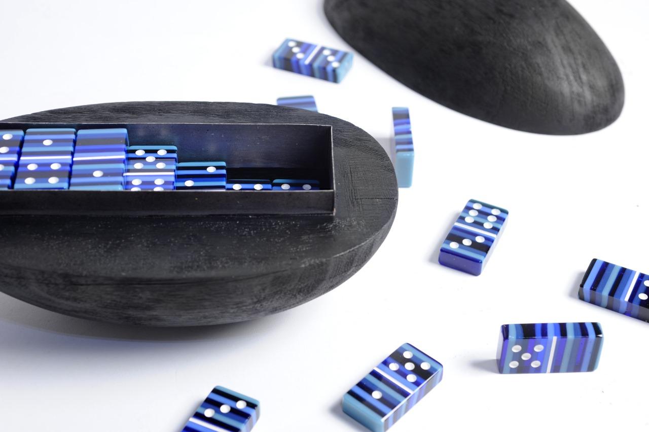 Mexicain Collection Domino Barcode avec étui en bois d'art bleu en vente