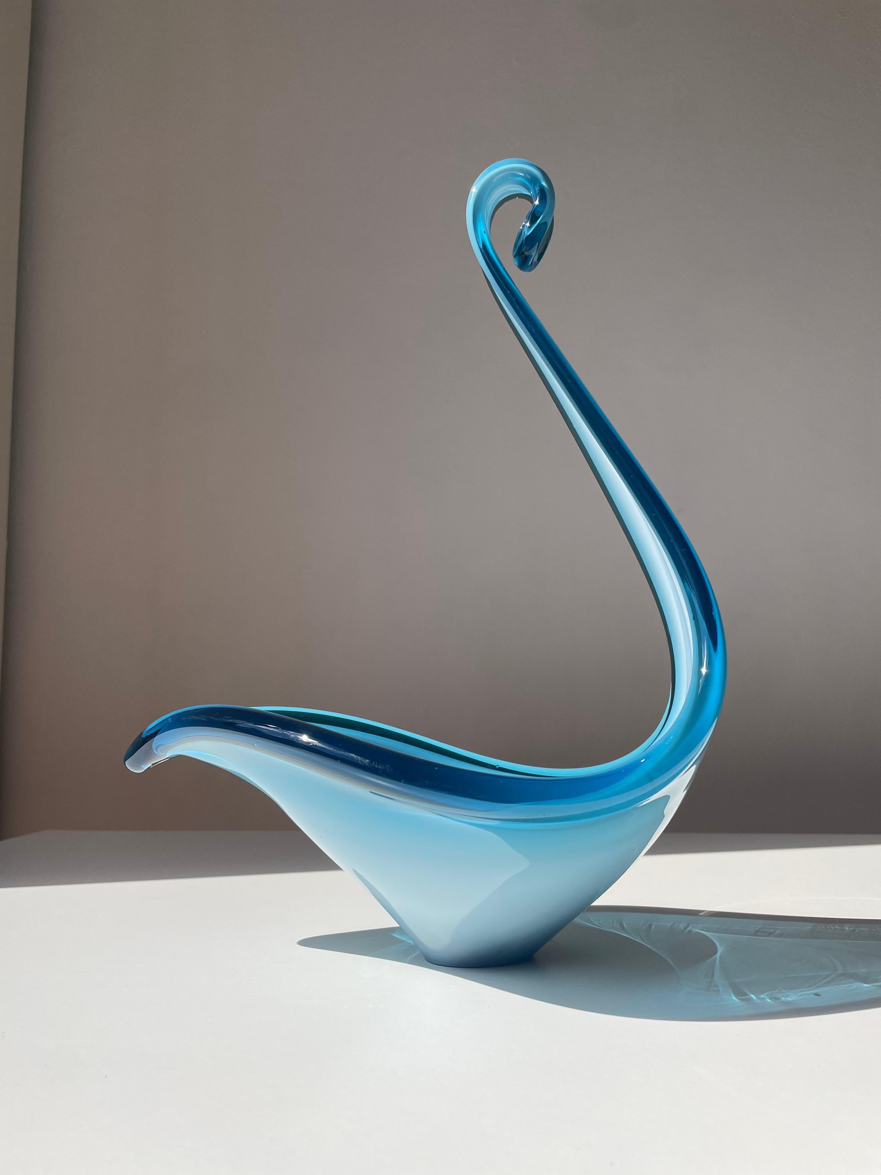 1950s Blue Art Glass Swan Neck Decorative Bowl For Sale 10