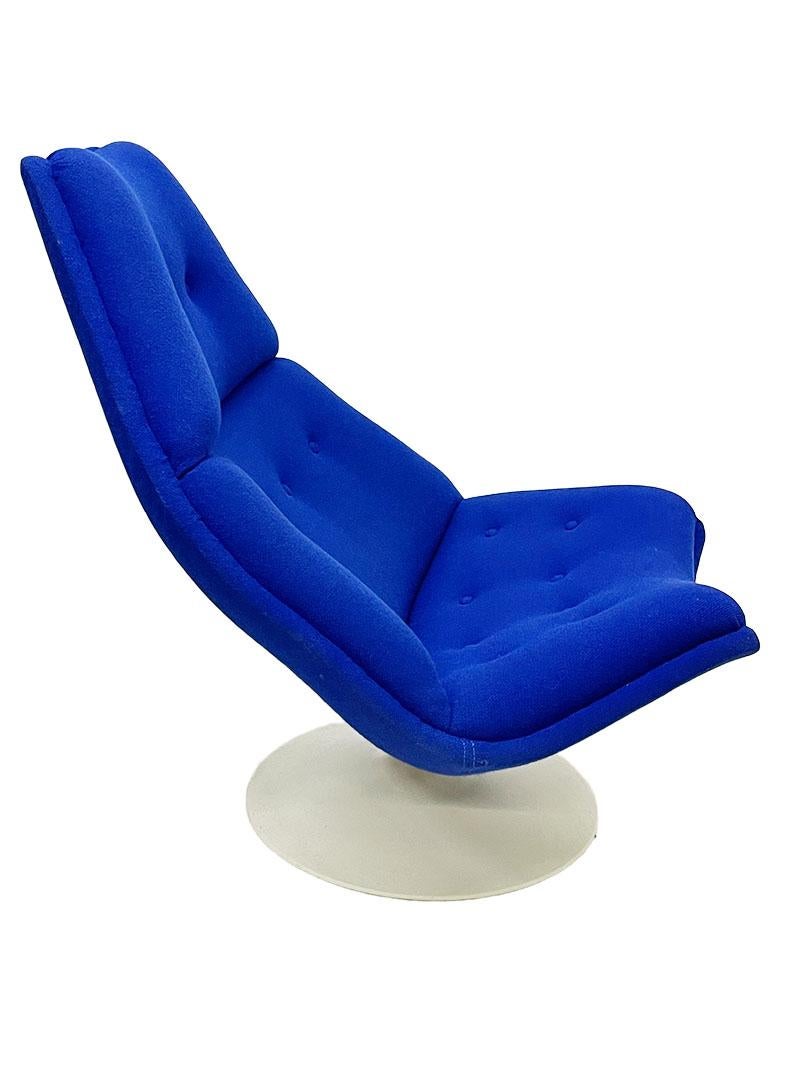 Dutch Blue Artifort F588 chair, by Geoffrey D. Harcourt, 1960s For Sale