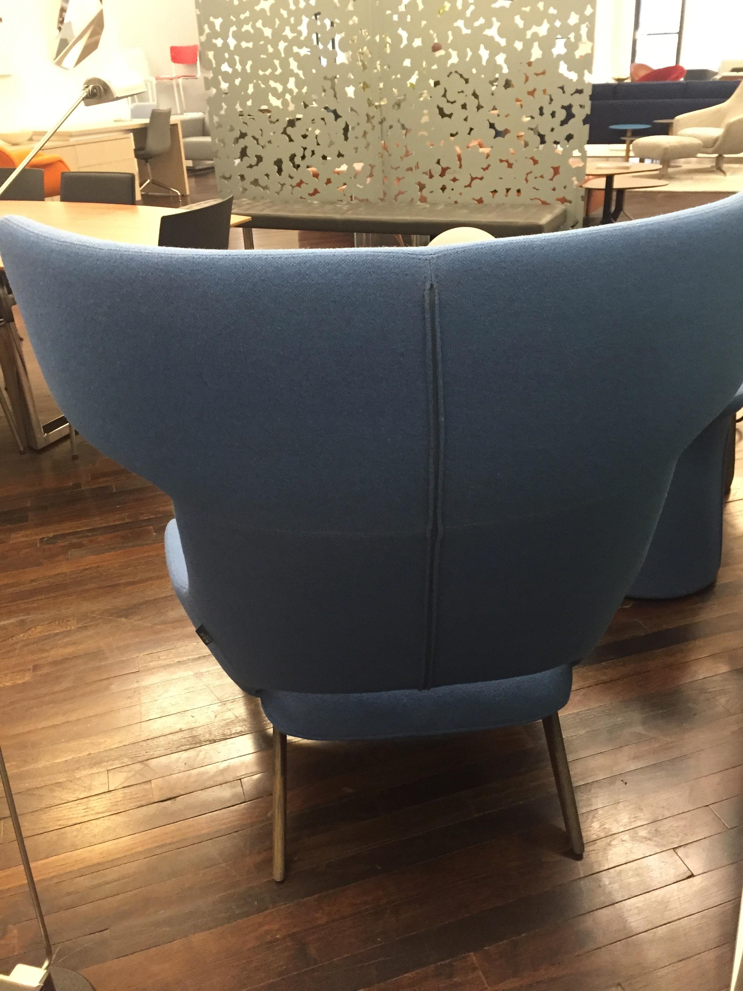 Blue Artifort Kalm Lounge Chair by Patrick Norguet In Excellent Condition In New York, NY