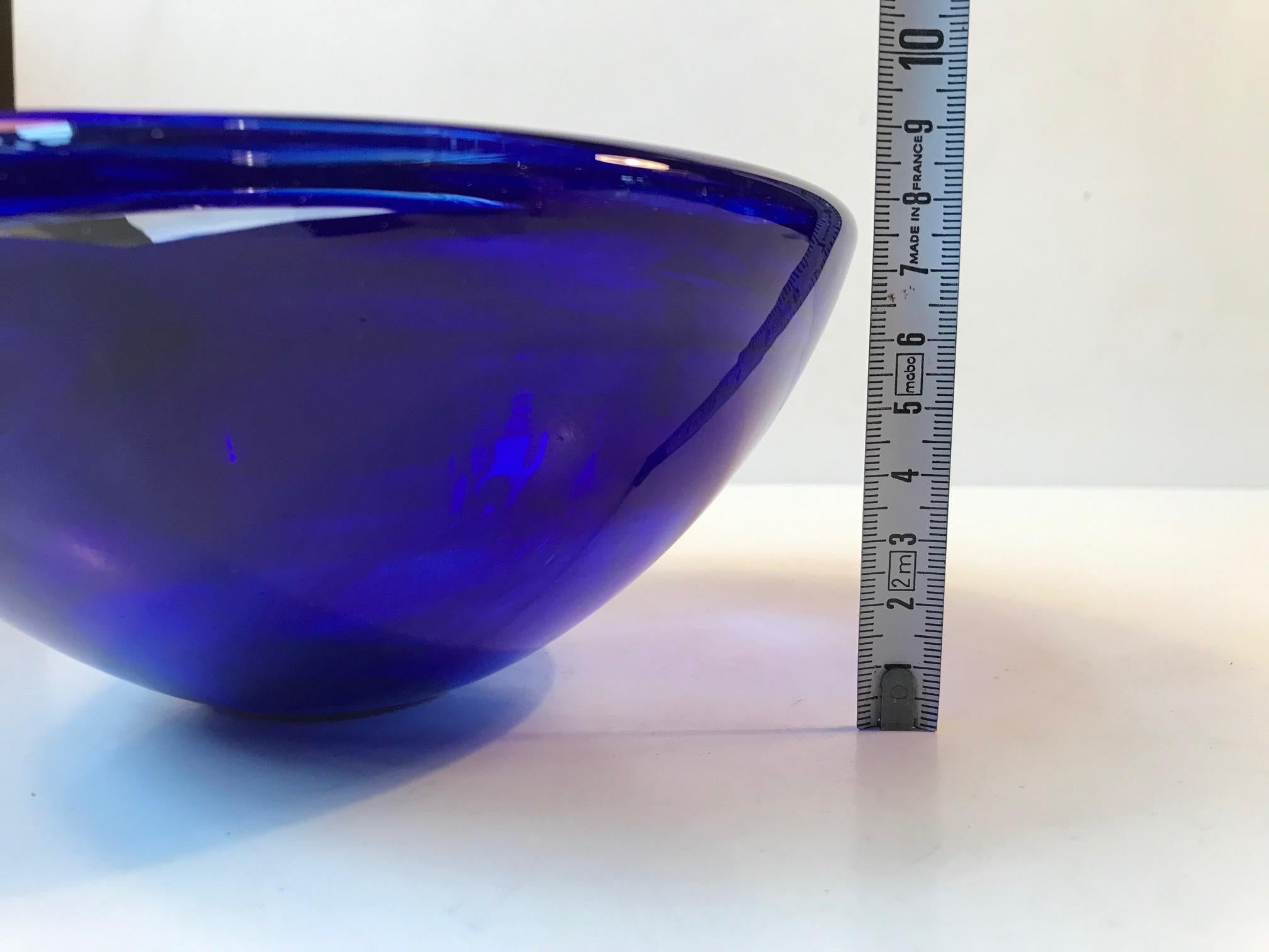 Late 20th Century Blue Atoll Art Glass Dish by Anna Ehrner for Kosta Boda, 1980s