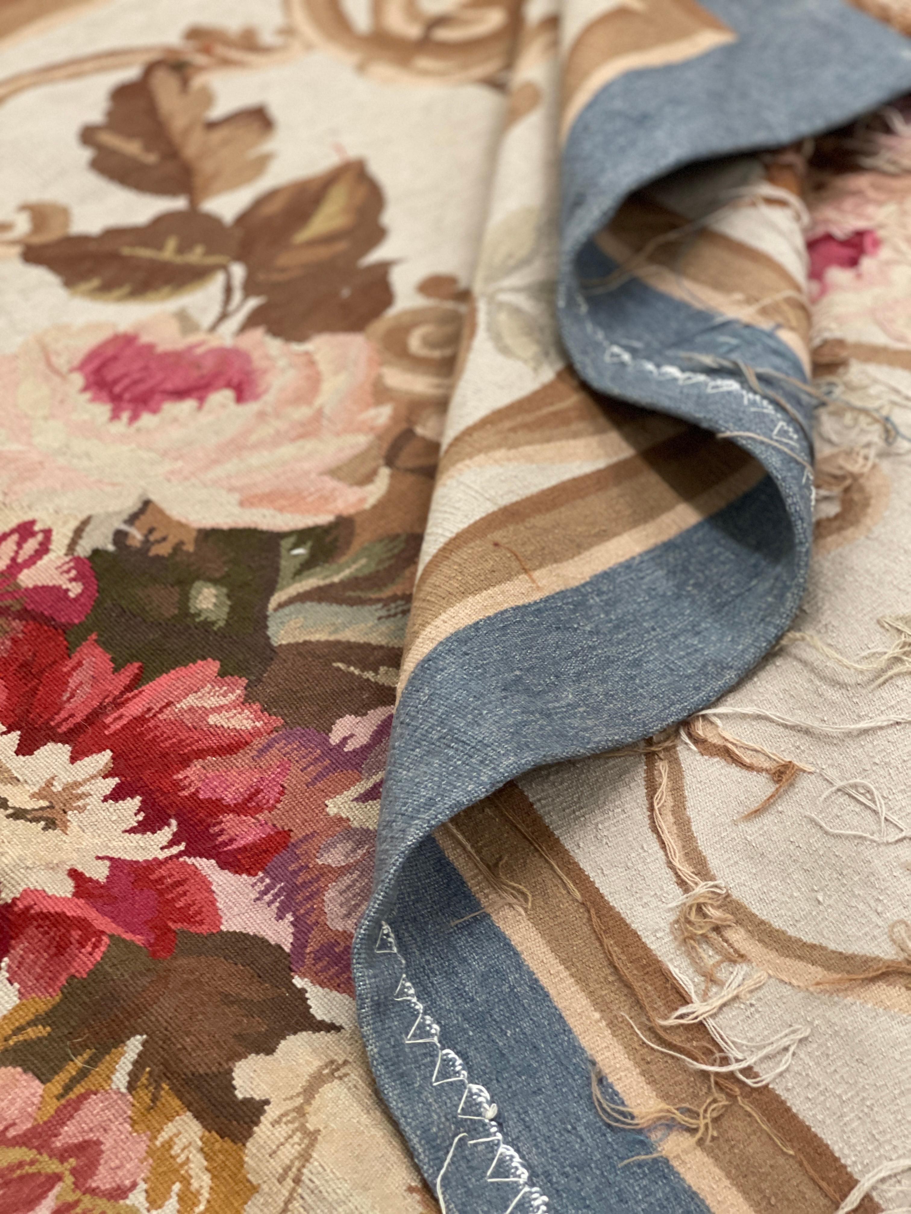 Blauer Aubusson-Teppich Läufer Beige Handgewebter Teppich Floral Wohnzimmerteppich Home Decor im Angebot 1