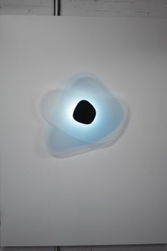 LED-Wandleuchter aus Aurora-Harz von Richard Clarkson Studio