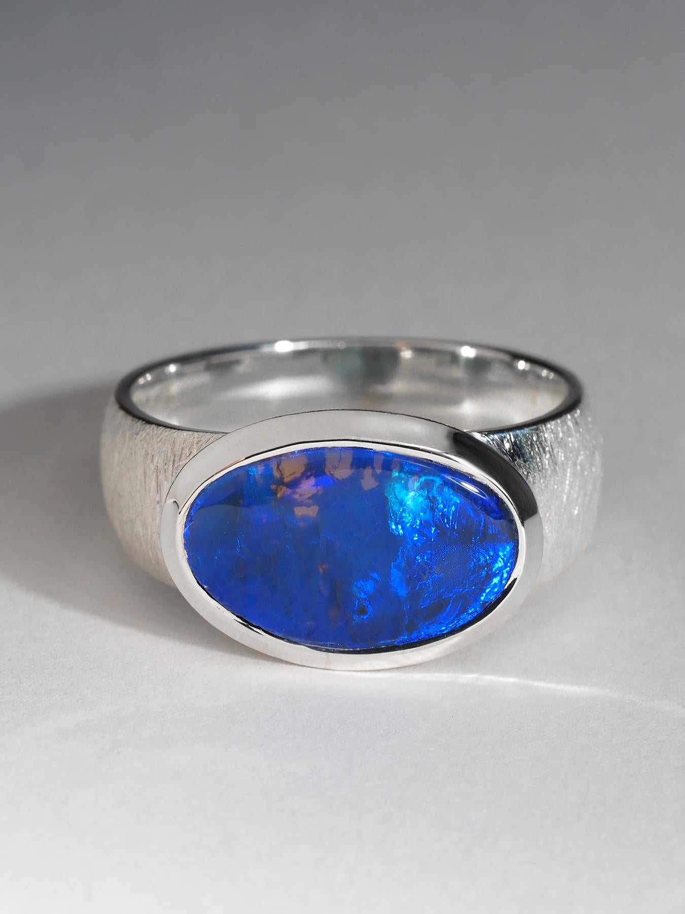 Bague en argent et opale d'Australie bleue en forme de tempête de neige éclairée, bijouterie d'opale bleue 3 carats en vente 2