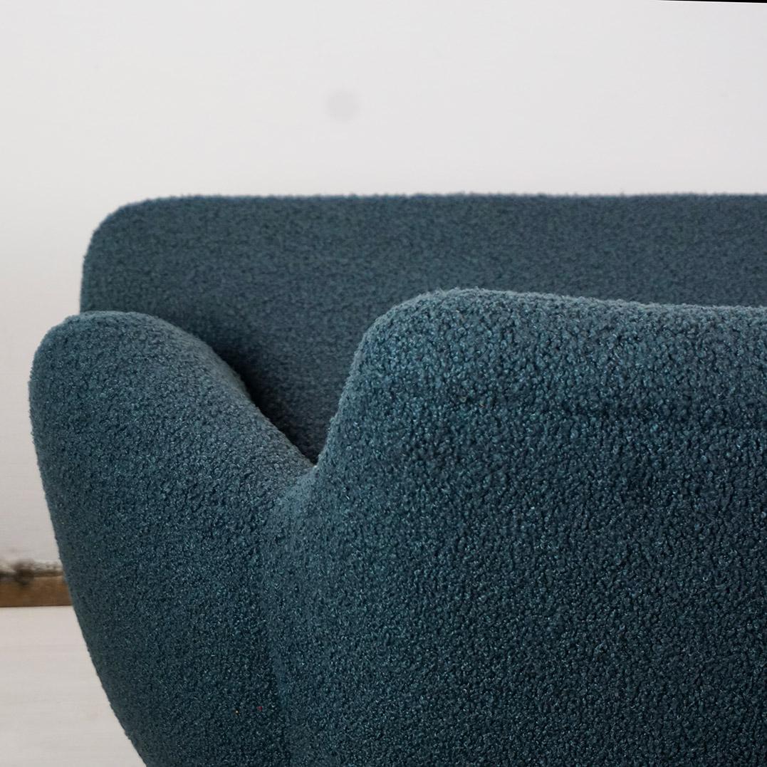 Austrian Midcentury blue Boucle Armchair by Oswald Haerdtl For Sale 6