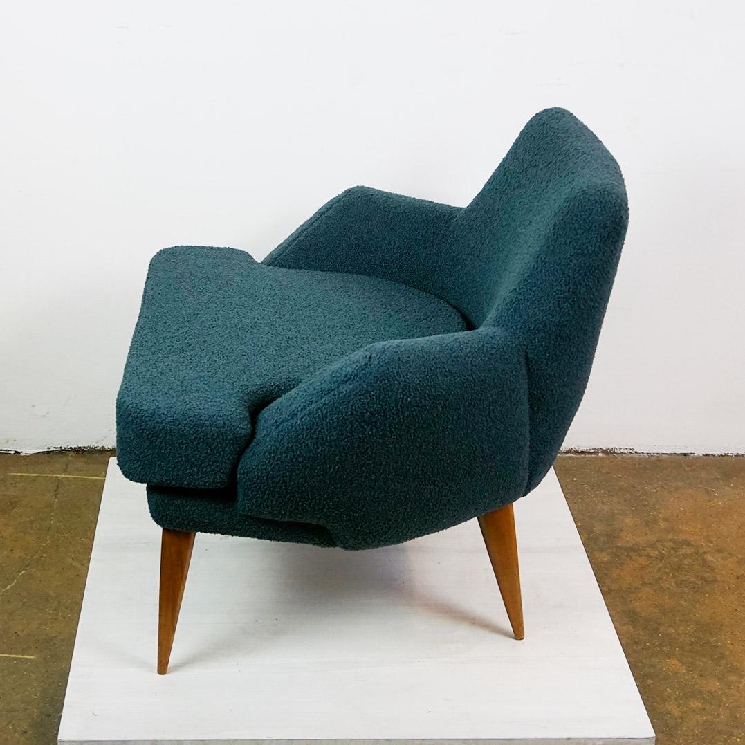 Austrian Midcentury blue Boucle Armchair by Oswald Haerdtl For Sale 7