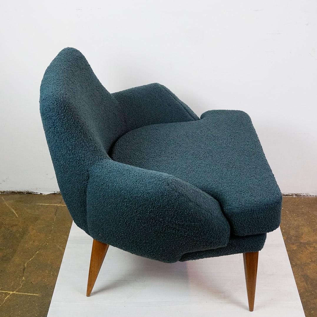 Austrian Midcentury blue Boucle Armchair by Oswald Haerdtl For Sale 1