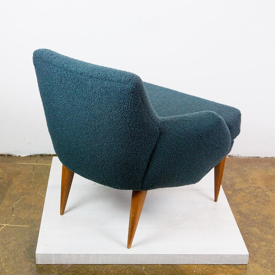 Austrian Midcentury blue Boucle Armchair by Oswald Haerdtl For Sale 3