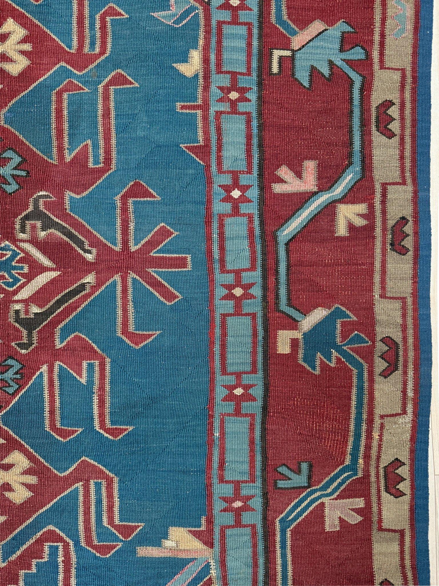 Kilim caucasien Avar bleu • Tapis de course vintage en laine tissée à plat • 4′6″×10′ • 1930s en vente 2