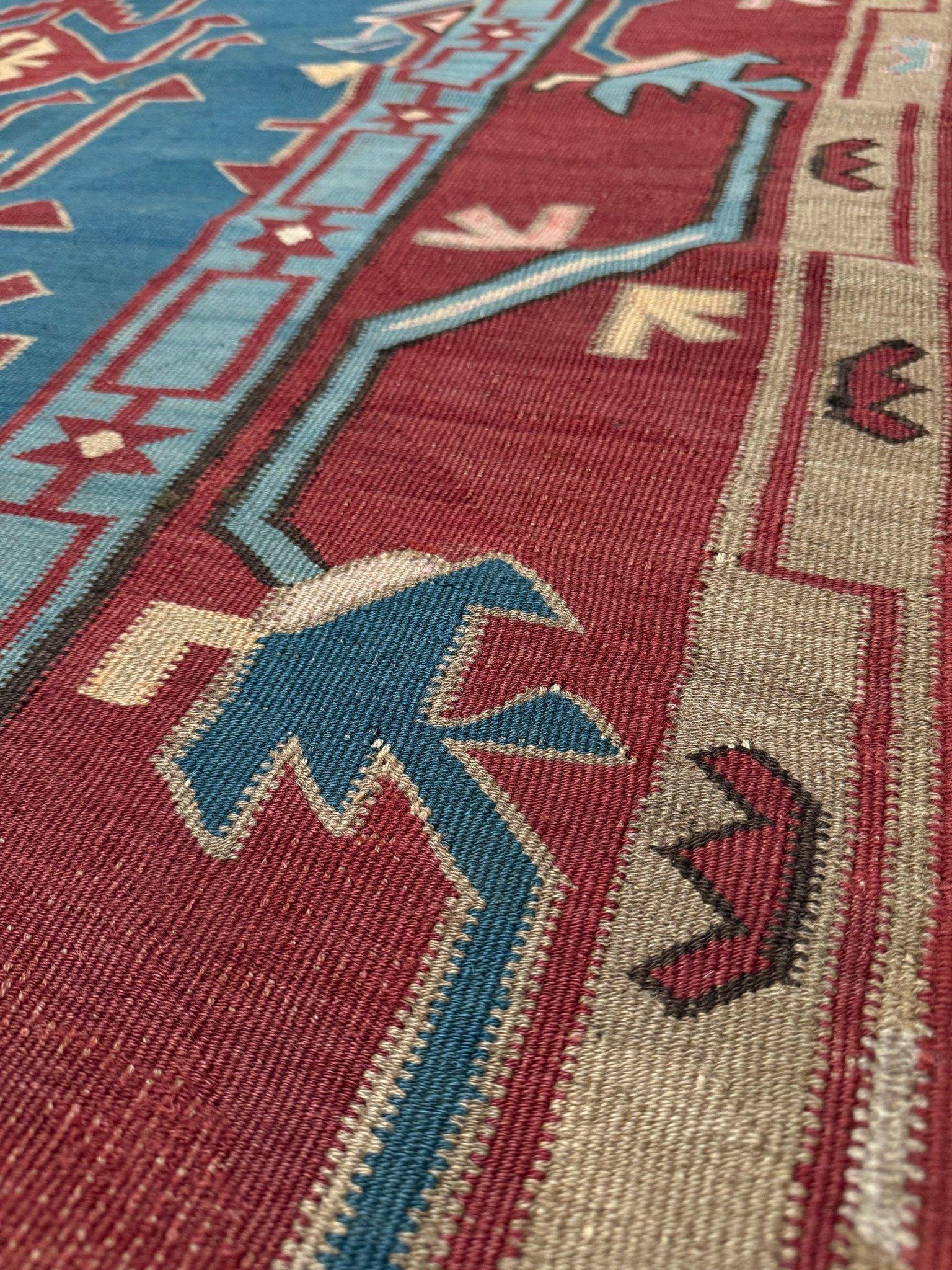 Kilim caucasien Avar bleu • Tapis de course vintage en laine tissée à plat • 4′6″×10′ • 1930s en vente 3