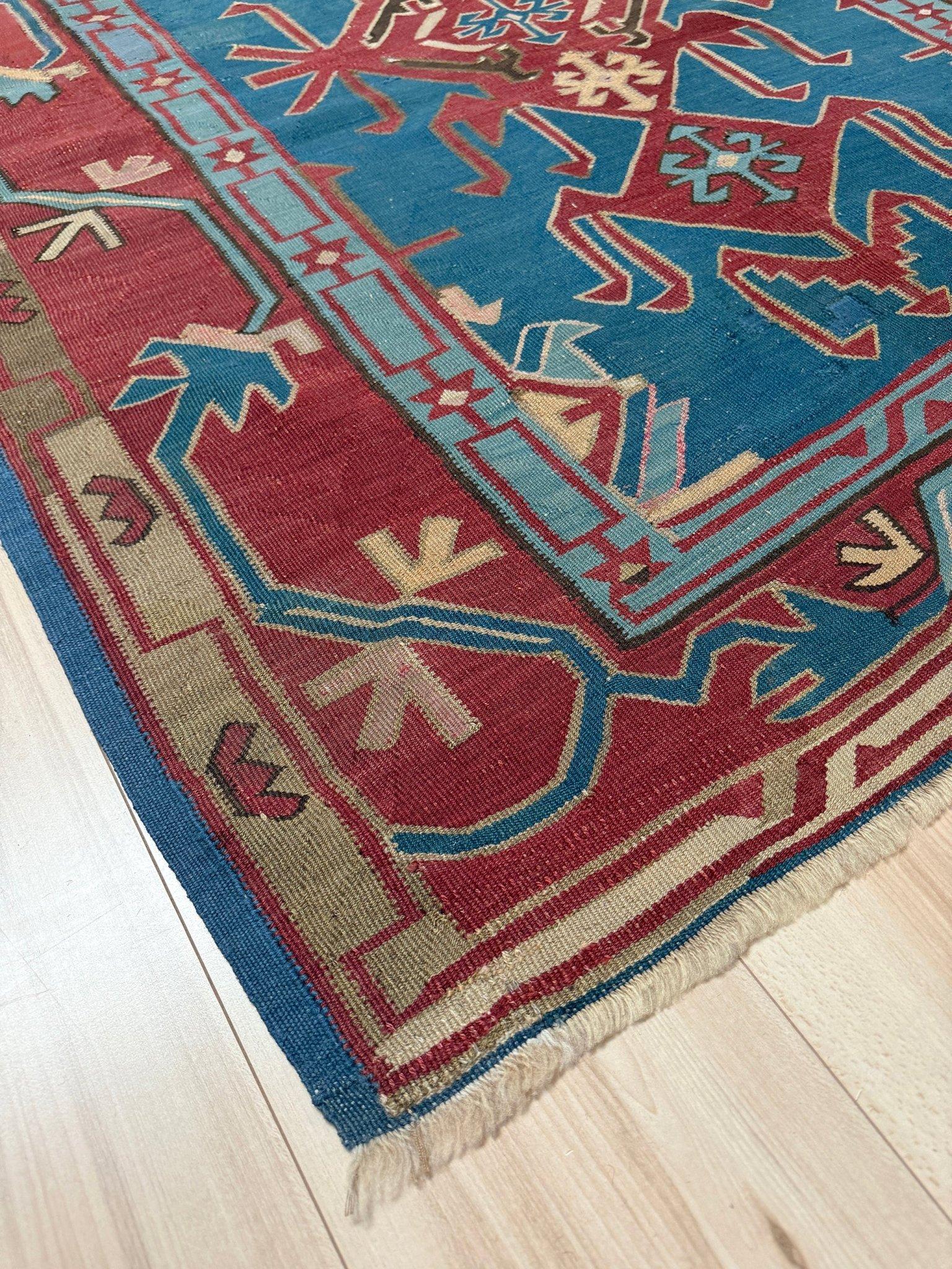 Kilim caucasien Avar bleu • Tapis de course vintage en laine tissée à plat • 4′6″×10′ • 1930s en vente 7
