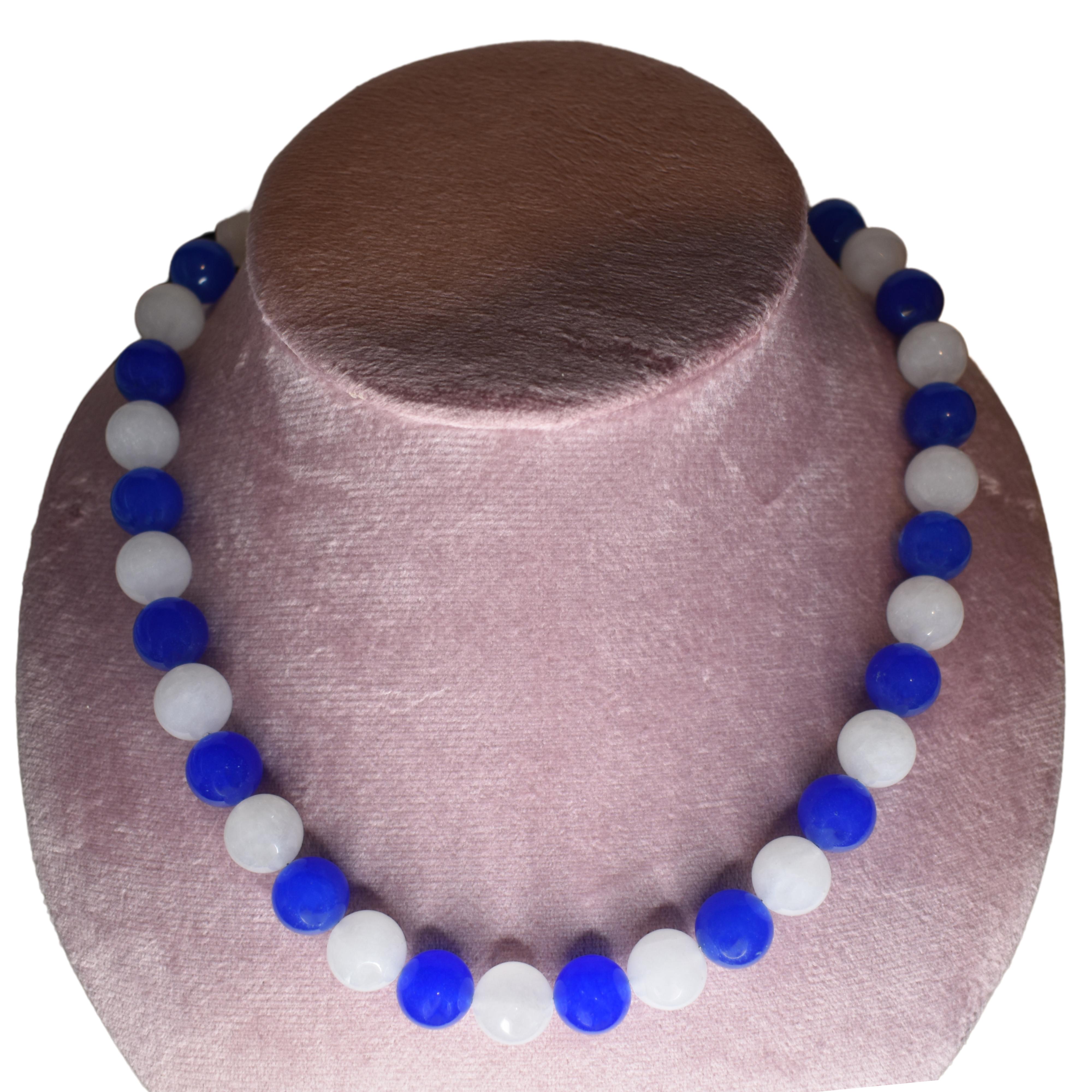 Collier perlé en or 14 carats avec aventurine bleue et agate blanche Neuf - En vente à London, GB