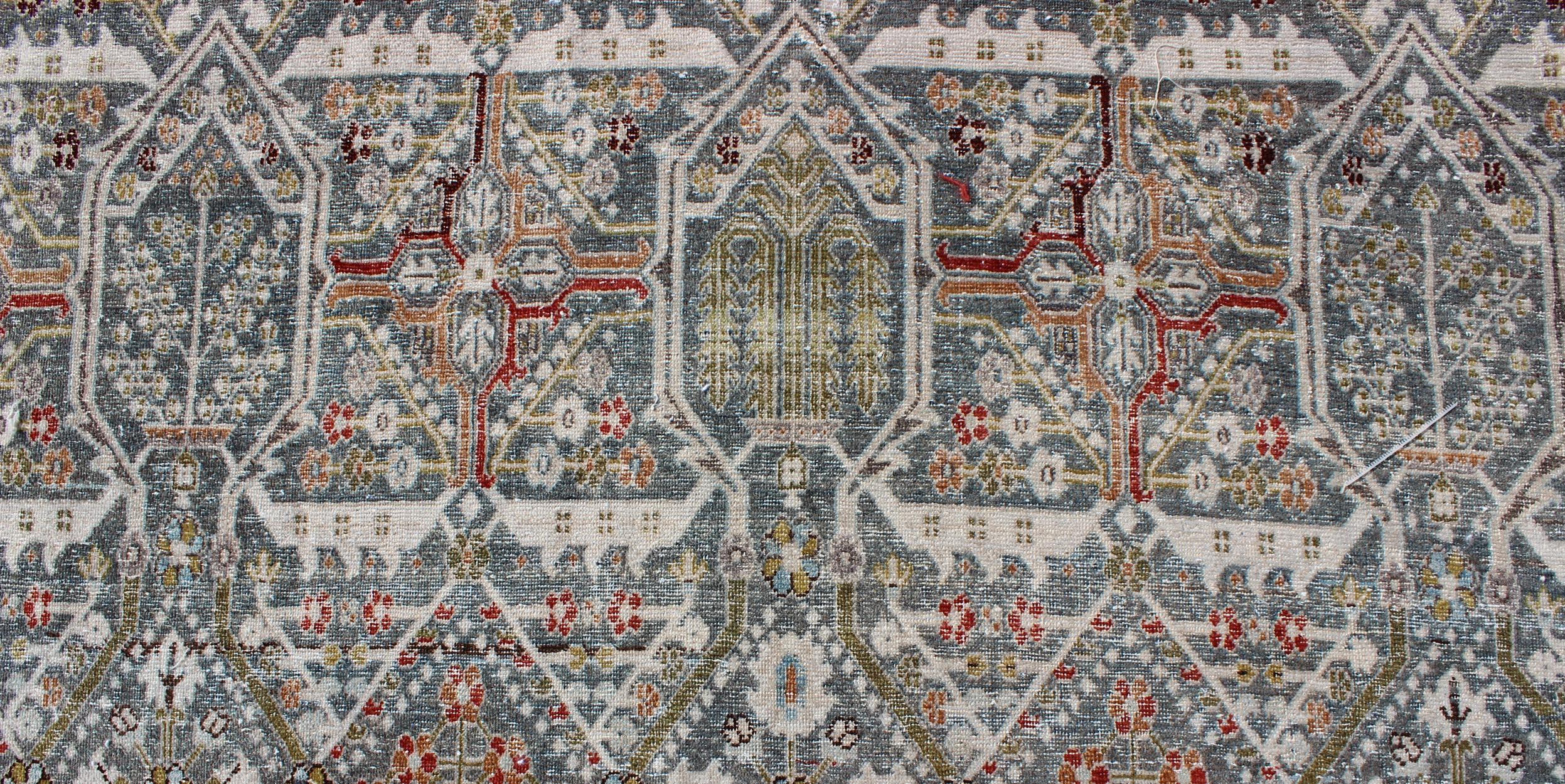 Tapis persan ancien Joshegan à fond bleu avec motif sous-géométrique sur toute sa surface en vente 3