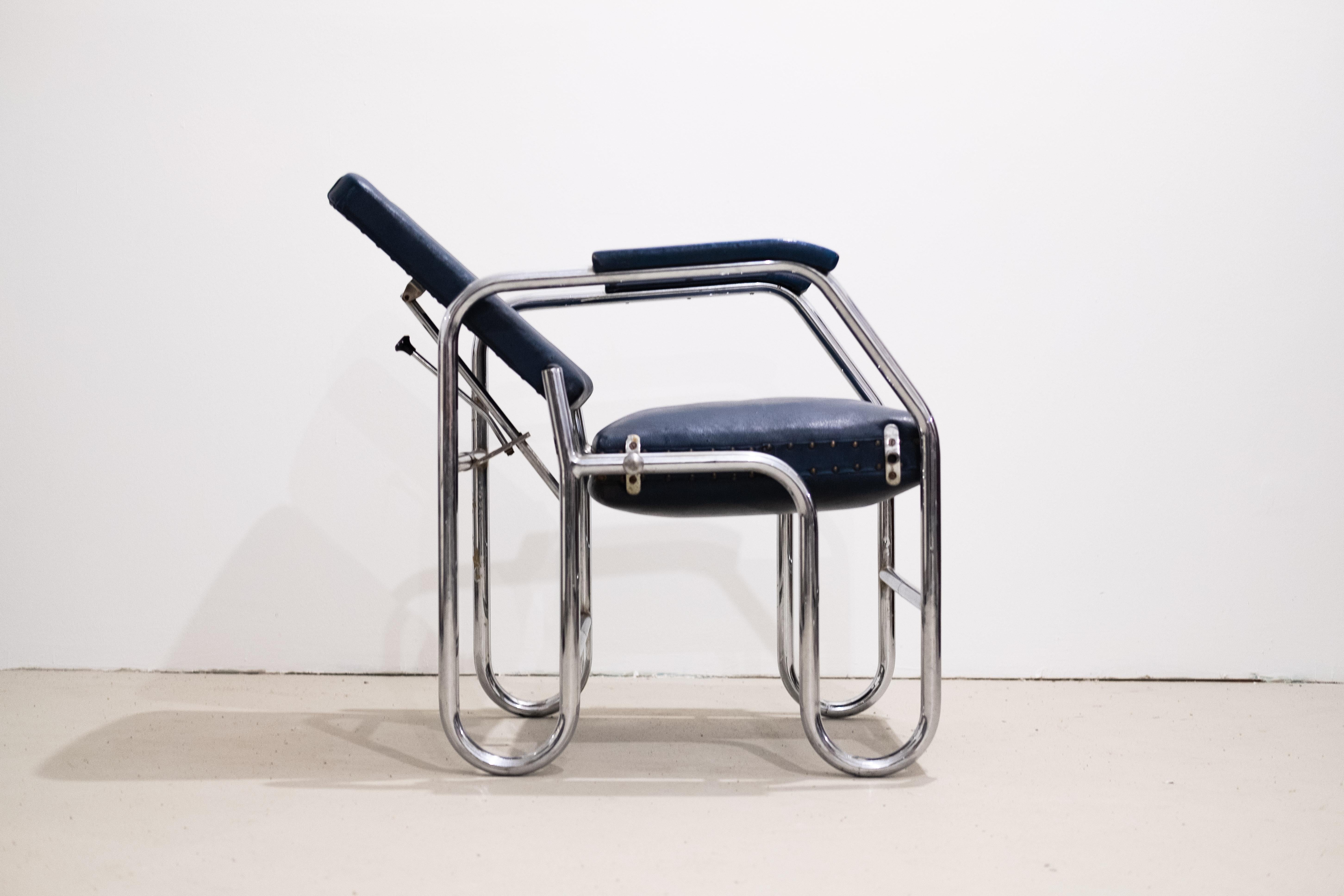 Blauer Bauhaus Stahlpipe-Sessel mit drehbarem Sitz (Amsterdam, 1930) im Angebot 5