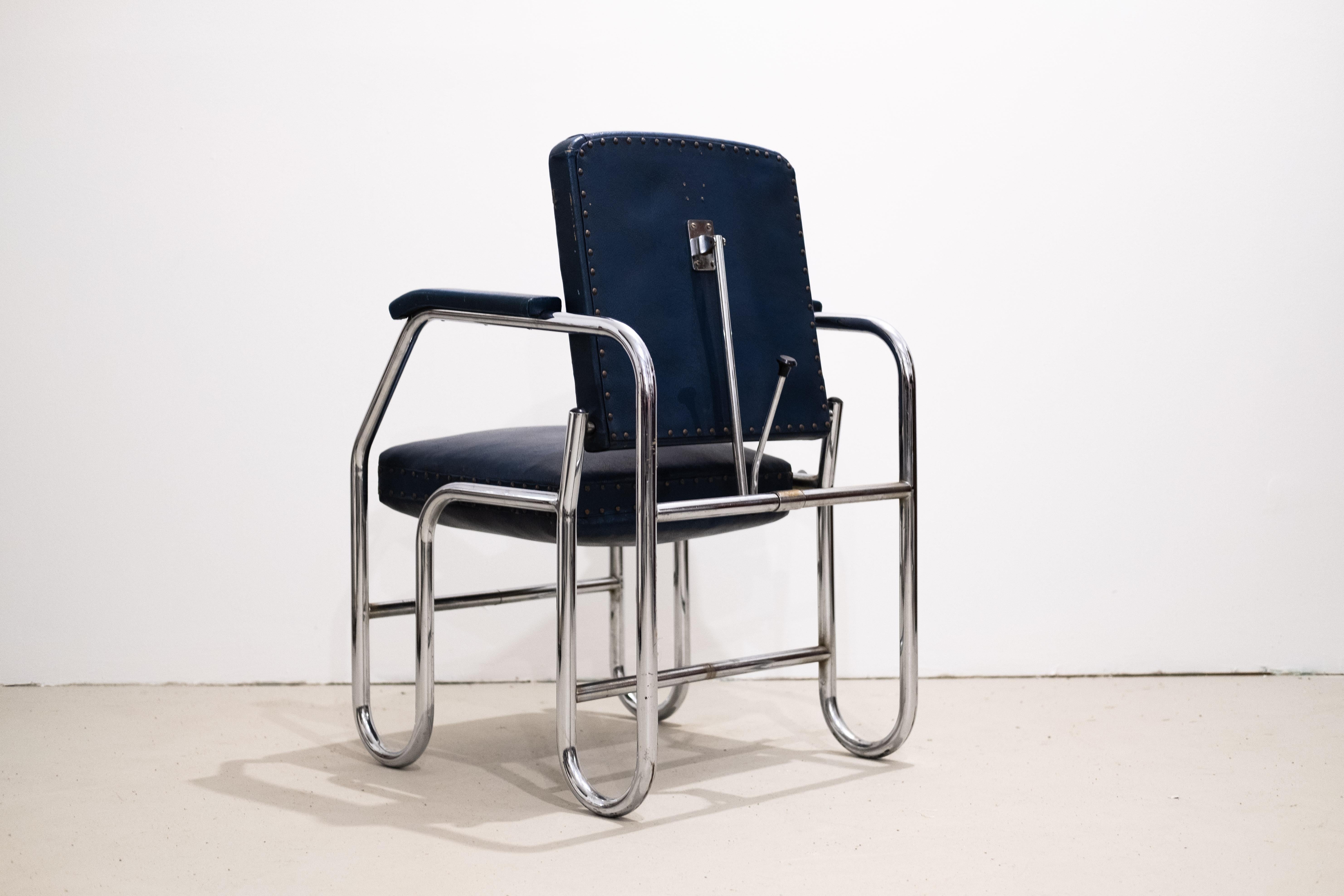 Blauer Bauhaus Stahlpipe-Sessel mit drehbarem Sitz (Amsterdam, 1930) im Angebot 8