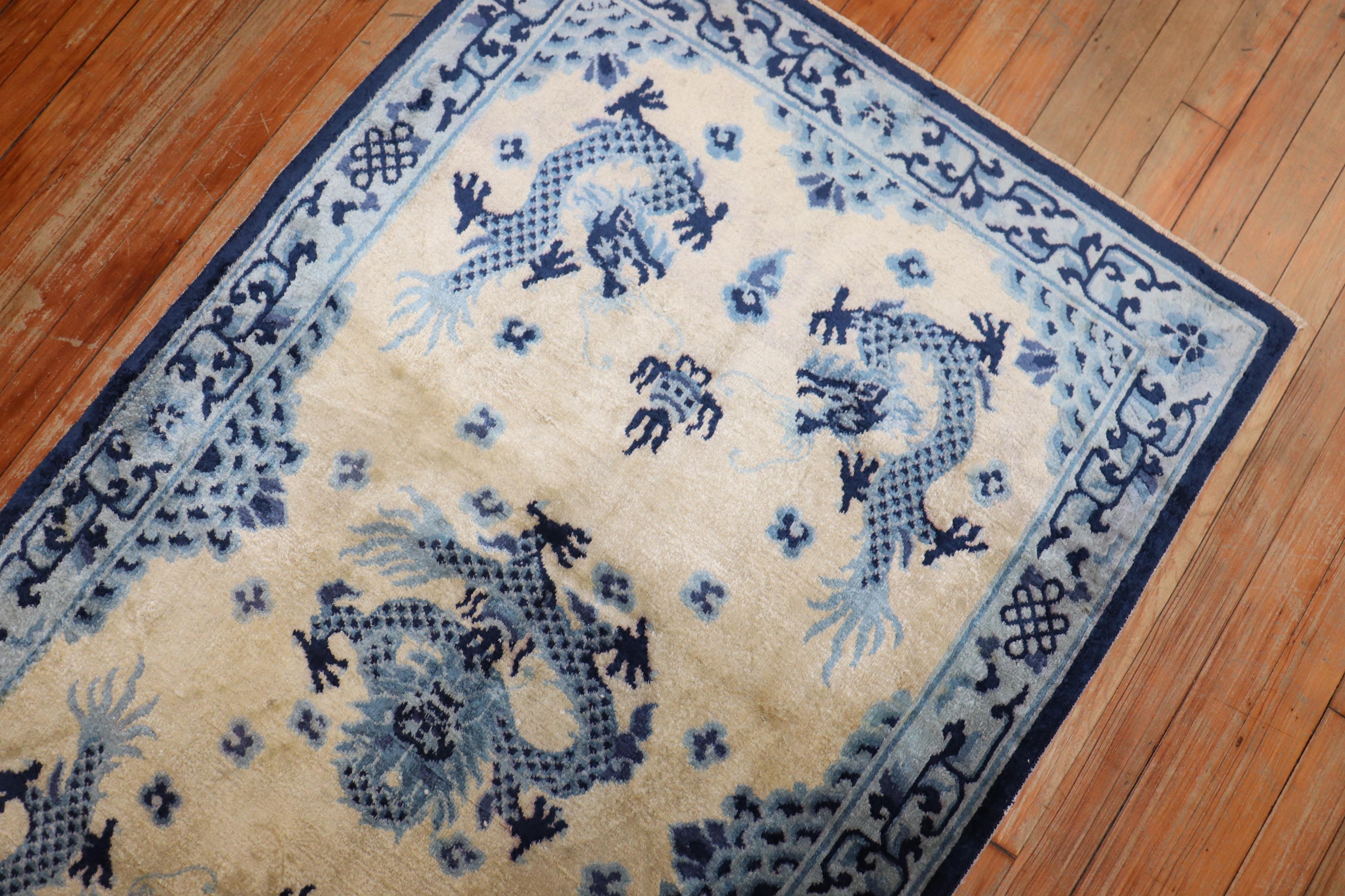 Blue Beige Chinese Silk Scatter Rug In Good Condition For Sale In New York, NY