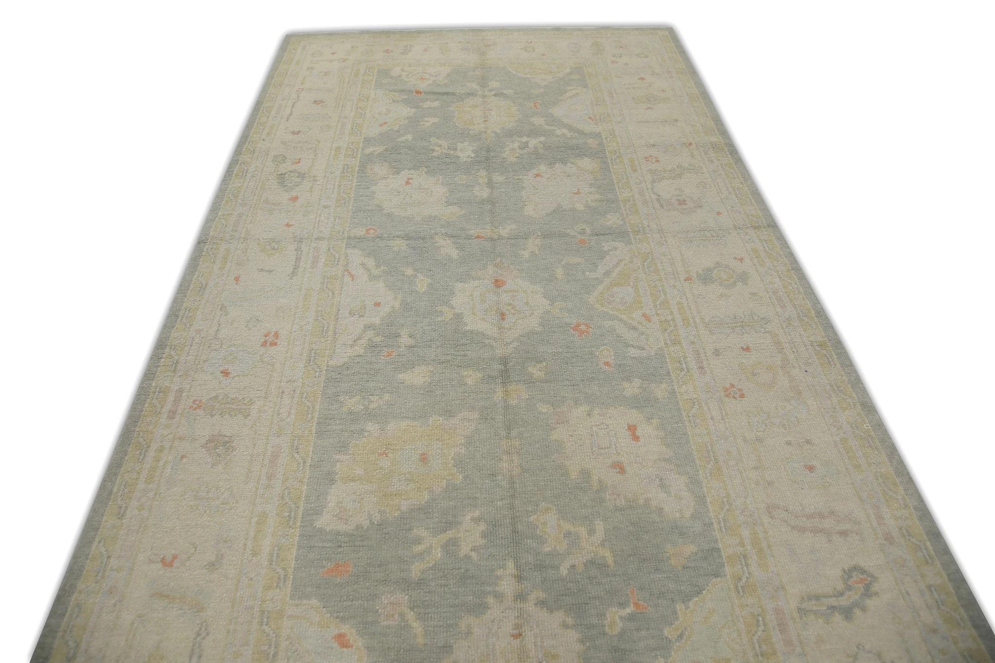 Türkischer Oushak-Läufer aus handgewebter Wolle in Blau & Beige 5'7
