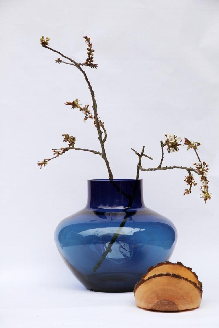 Blaues Big Bloom Stapelgefäß, Pia Wüstenberg (Organische Moderne) im Angebot