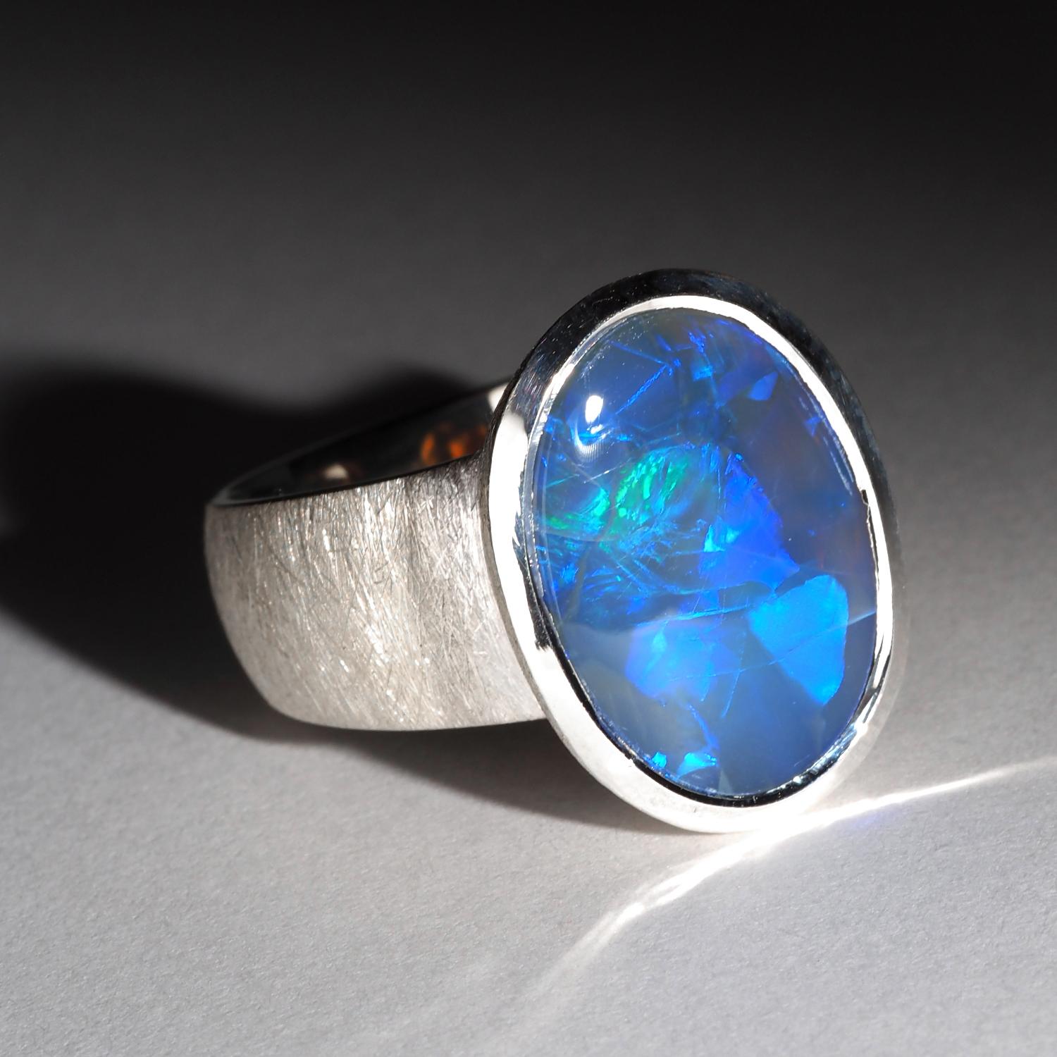 da uomo o donna Anello d'argento con opale blu grande Gioielli preziosi con gemme naturali Regalo insolito con opale in vendita