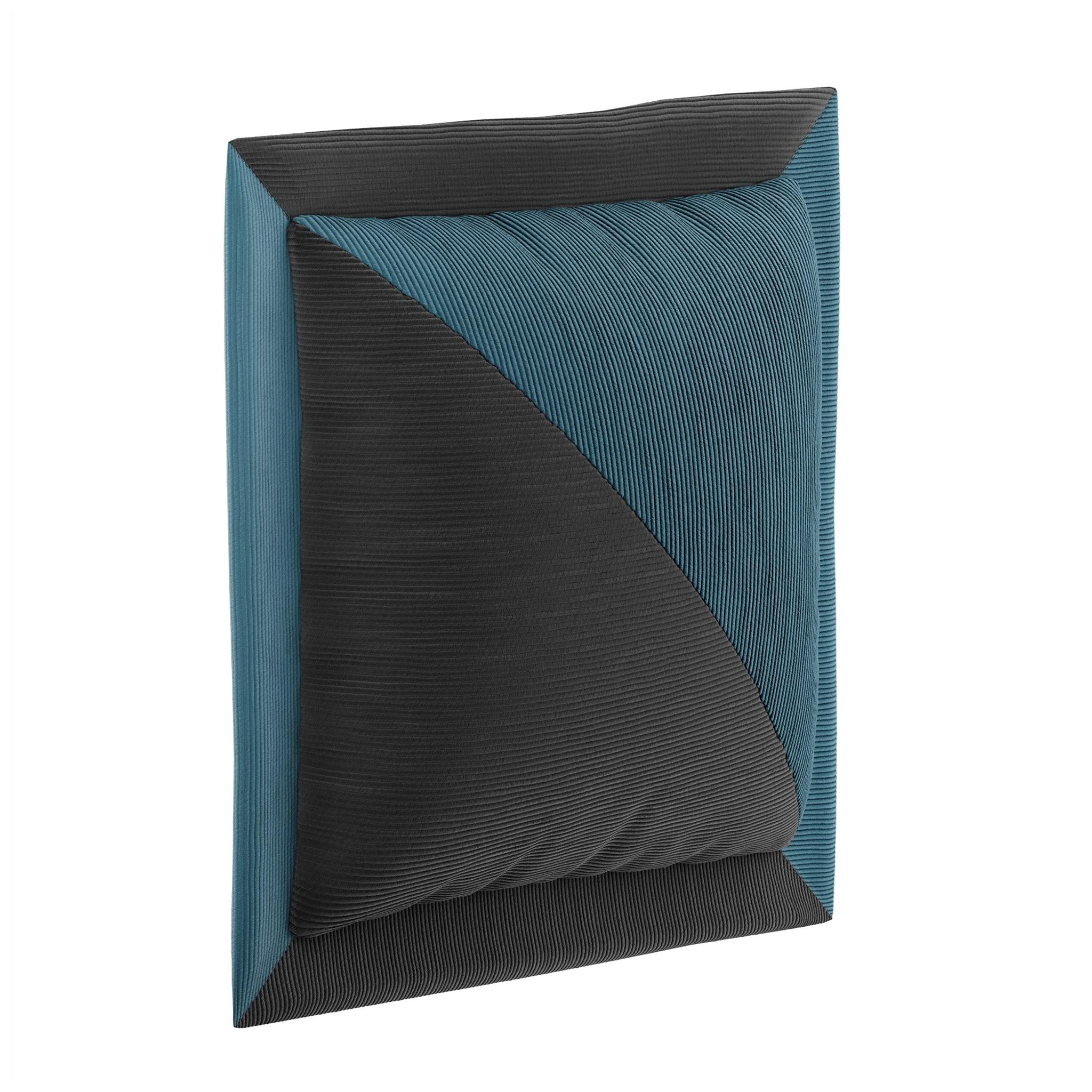 Blue/Black Corduroy Decorative Throw Pillow, Luxury Modern Navy Cushion In New Condition In Porto, PT