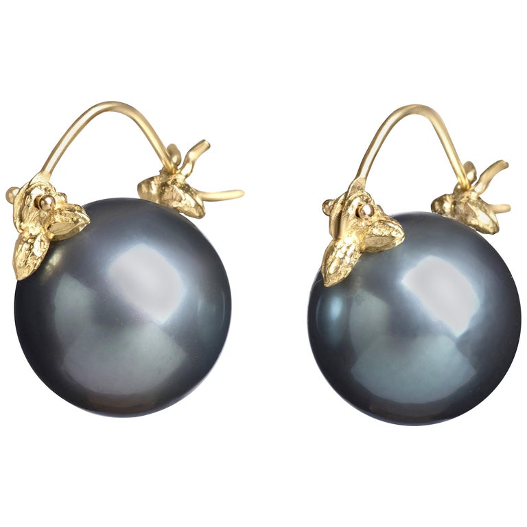 Gabrielle Sanchez Blue Black Round Tahitian Pearl 18 Karat Flyer Earrings At 1stdibs