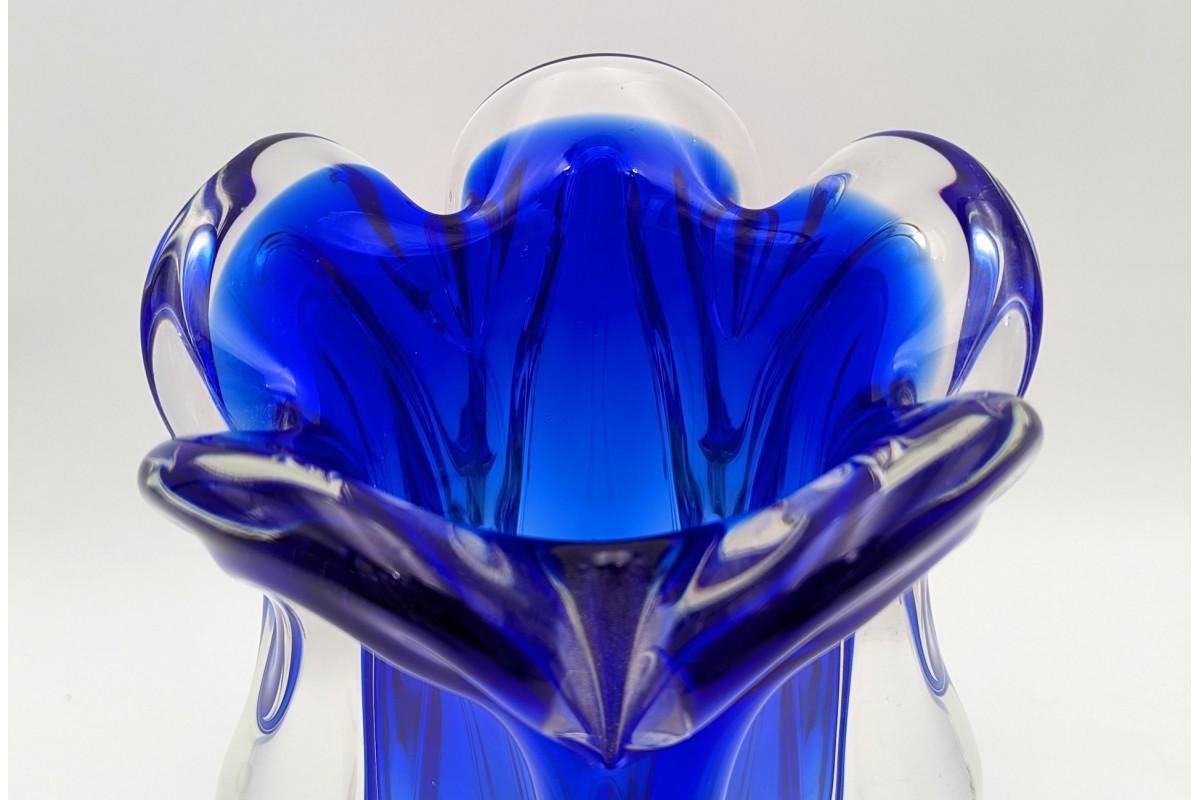Blue Bohemian Crystal Vase, Czech Repubilc, mid 20th century.  In Good Condition For Sale In Chorzów, PL