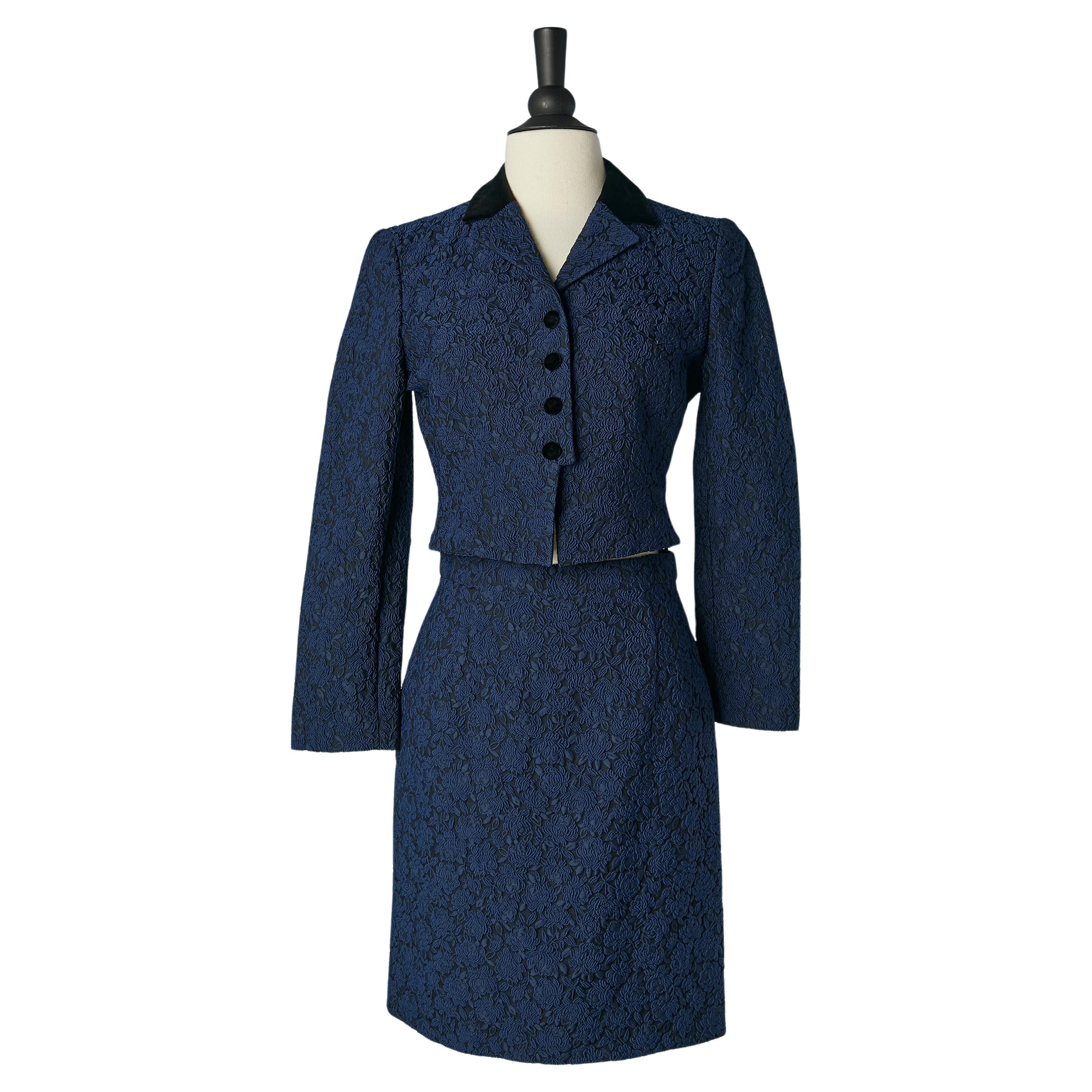 Tailleur con gonna in broccato blu e dettagli in velluto nero Cheap and Chic by Moschino