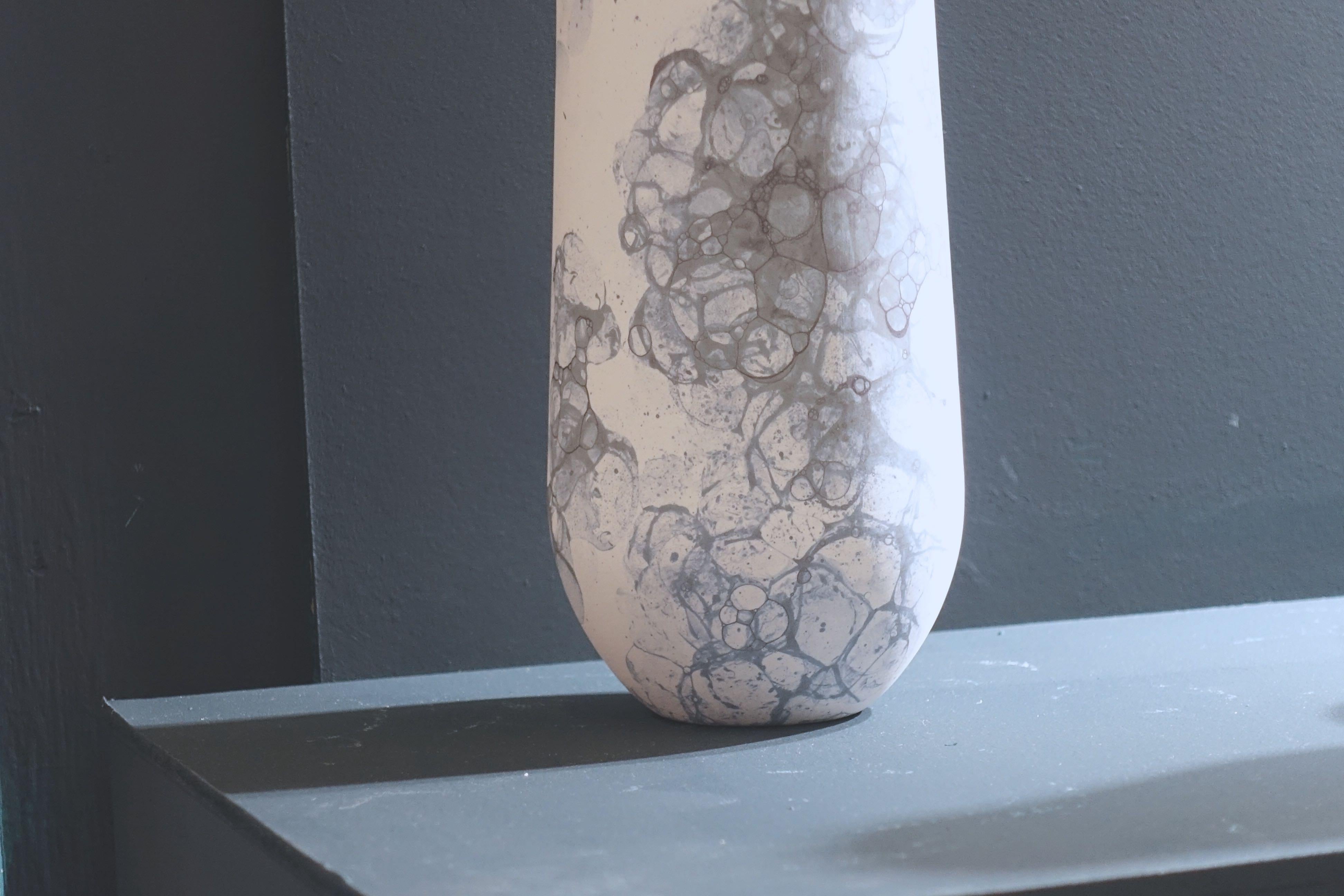 Blue Bubble Design on White Tall Ceramic Vase, Netherlands, Contemporary In New Condition In New York, NY