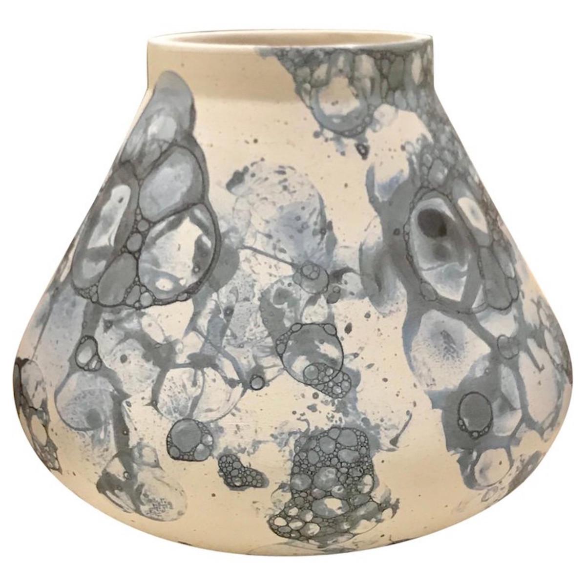 Blue Bubble Design on White Tall Ceramic Vase, Netherlands, Contemporary In New Condition In New York, NY